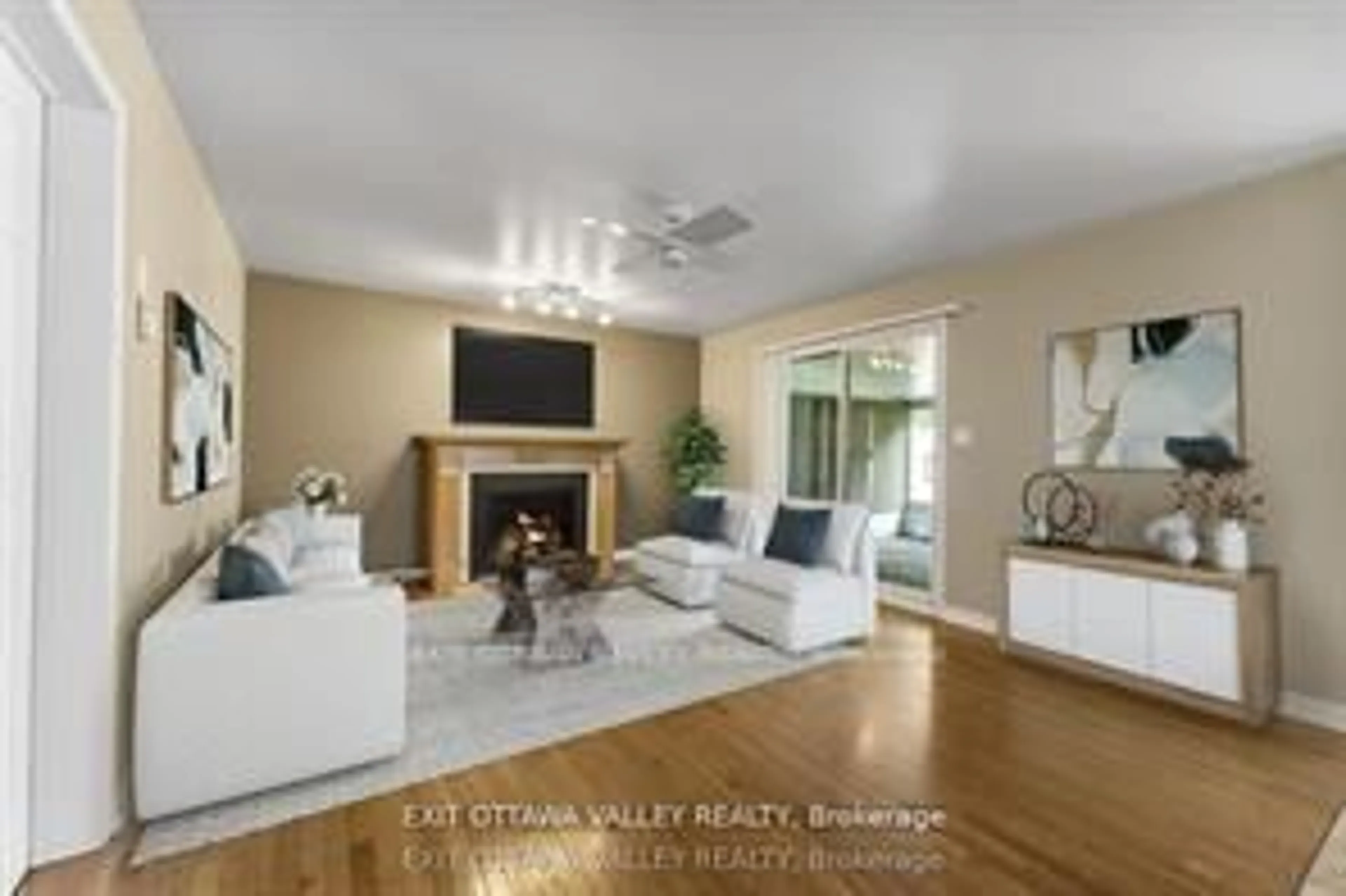 Living room with furniture, unknown for 127 Owens St, Pembroke Ontario K8A 8K1