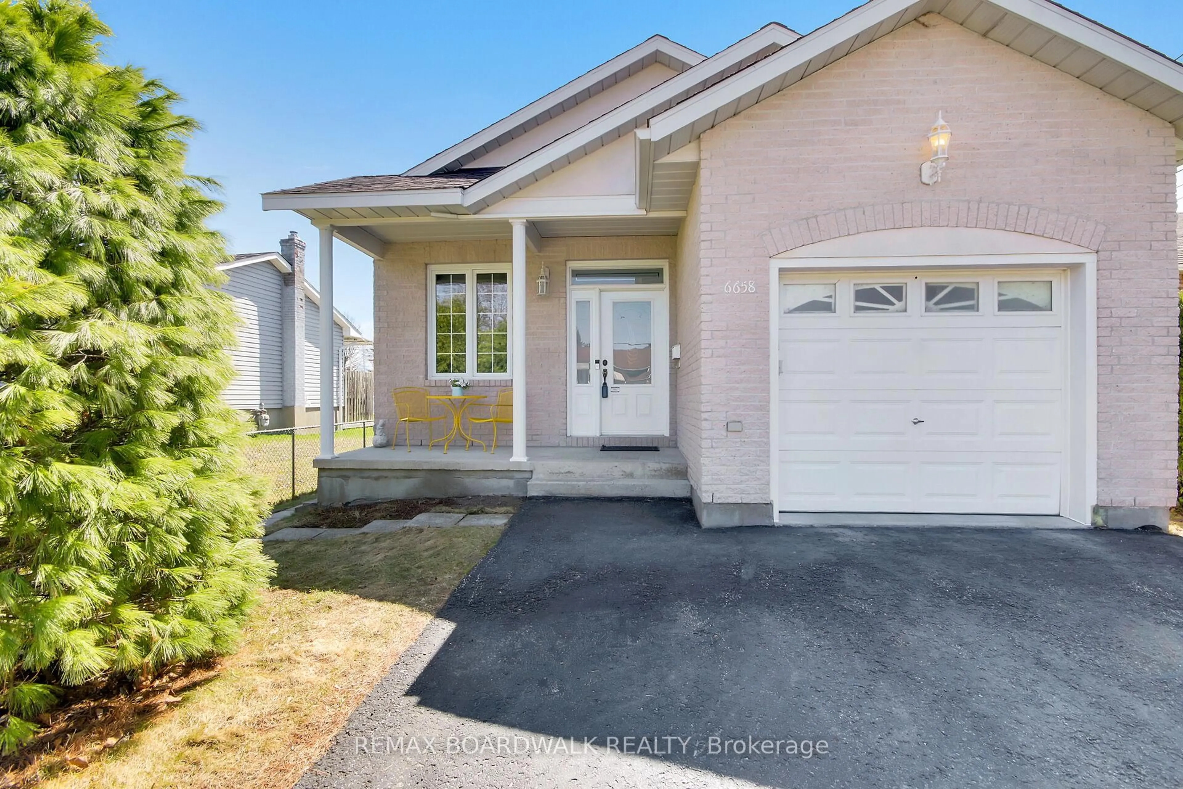 Unknown for 6658 Benoit St, Orleans Ontario K1C 1J6