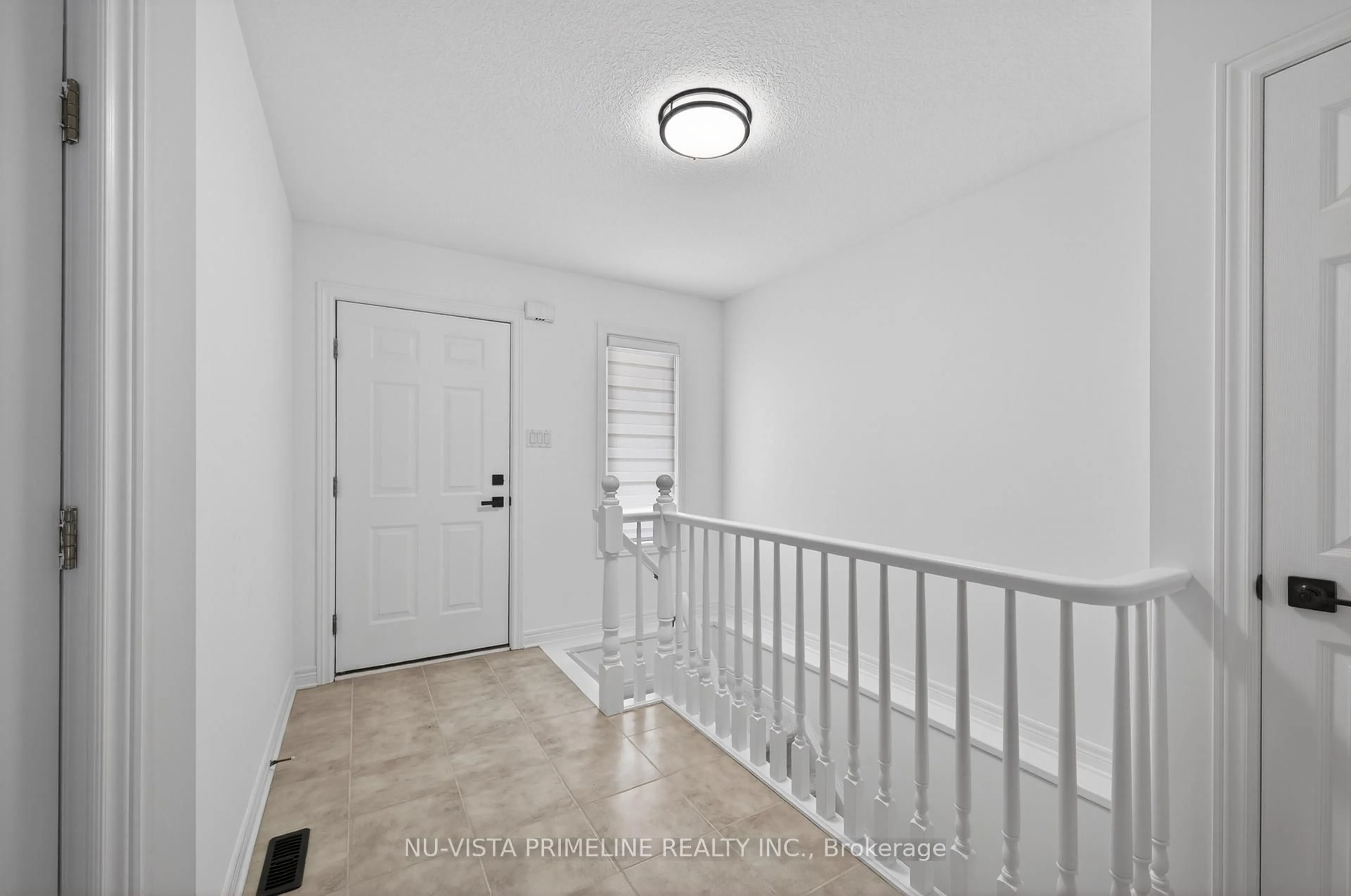 Indoor entryway for 570 Bluebell Rd, London North Ontario N5X 4L2