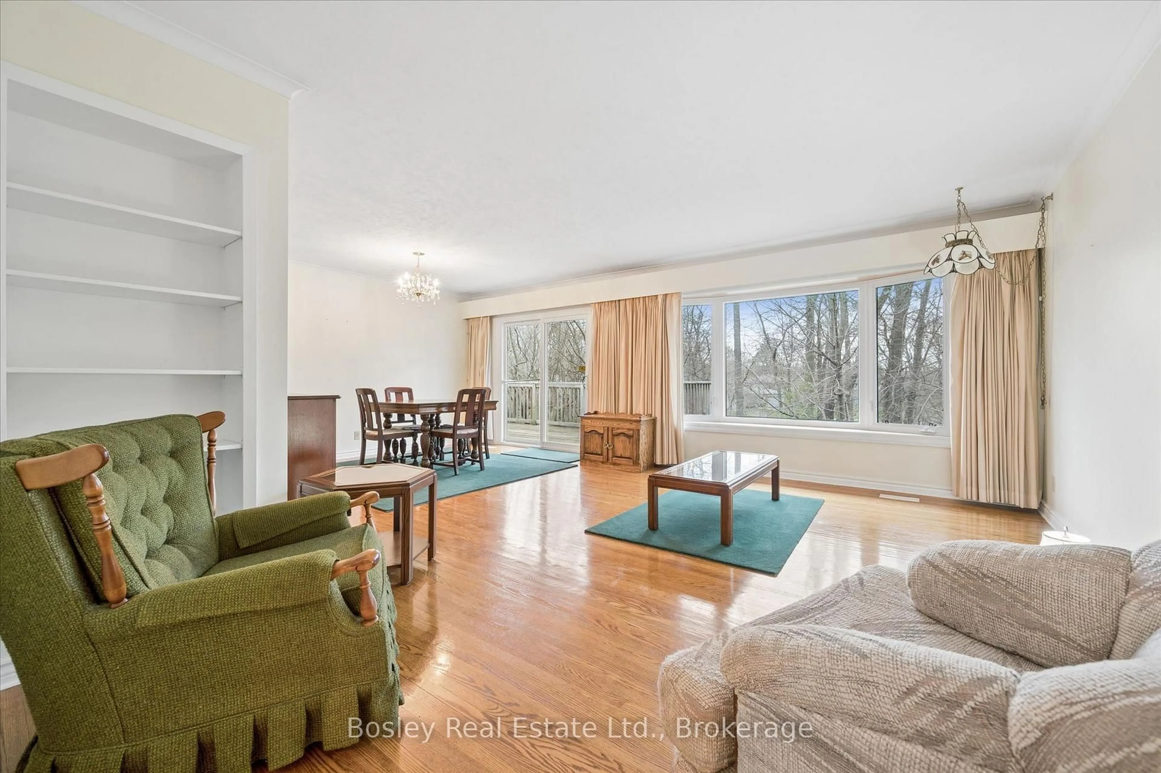 Living room with furniture, wood/laminate floor for 30 STONYBROOK Dr, Kitchener Ontario N2M 4L5