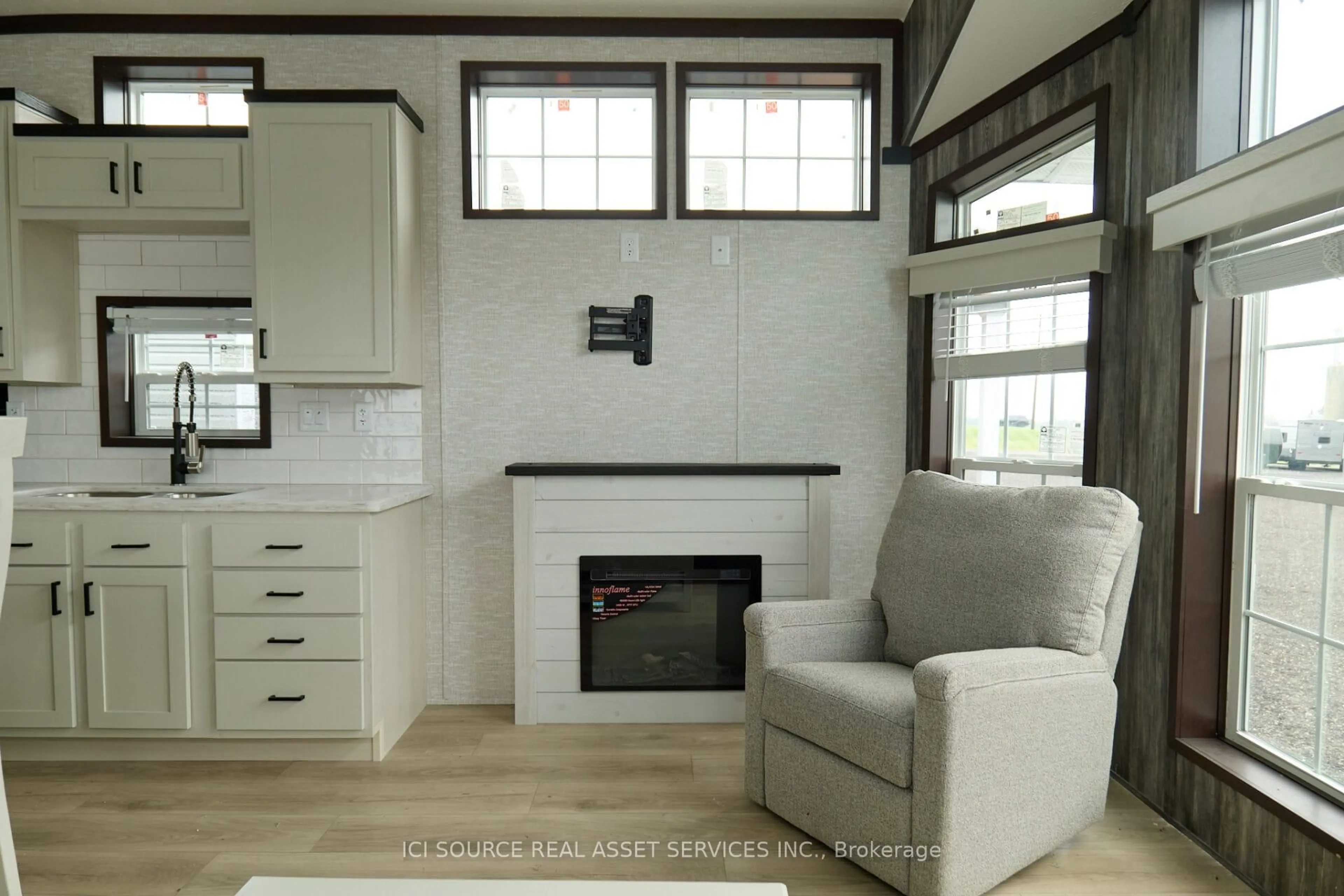 Unknown for 1082 Shamrock Marina Rd #LGTHS, Gravenhurst Ontario P0E 1N0