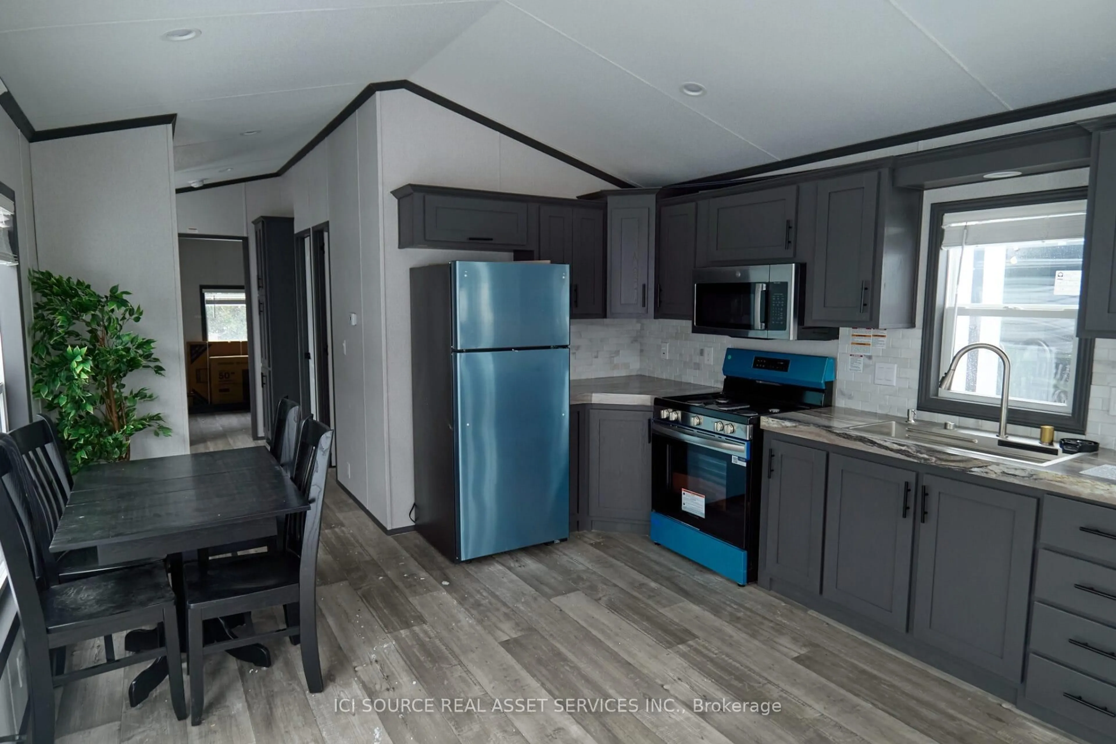 Standard kitchen, unknown for 1082 Shamrock Marina Rd #REDWD, Gravenhurst Ontario P0E 1N0