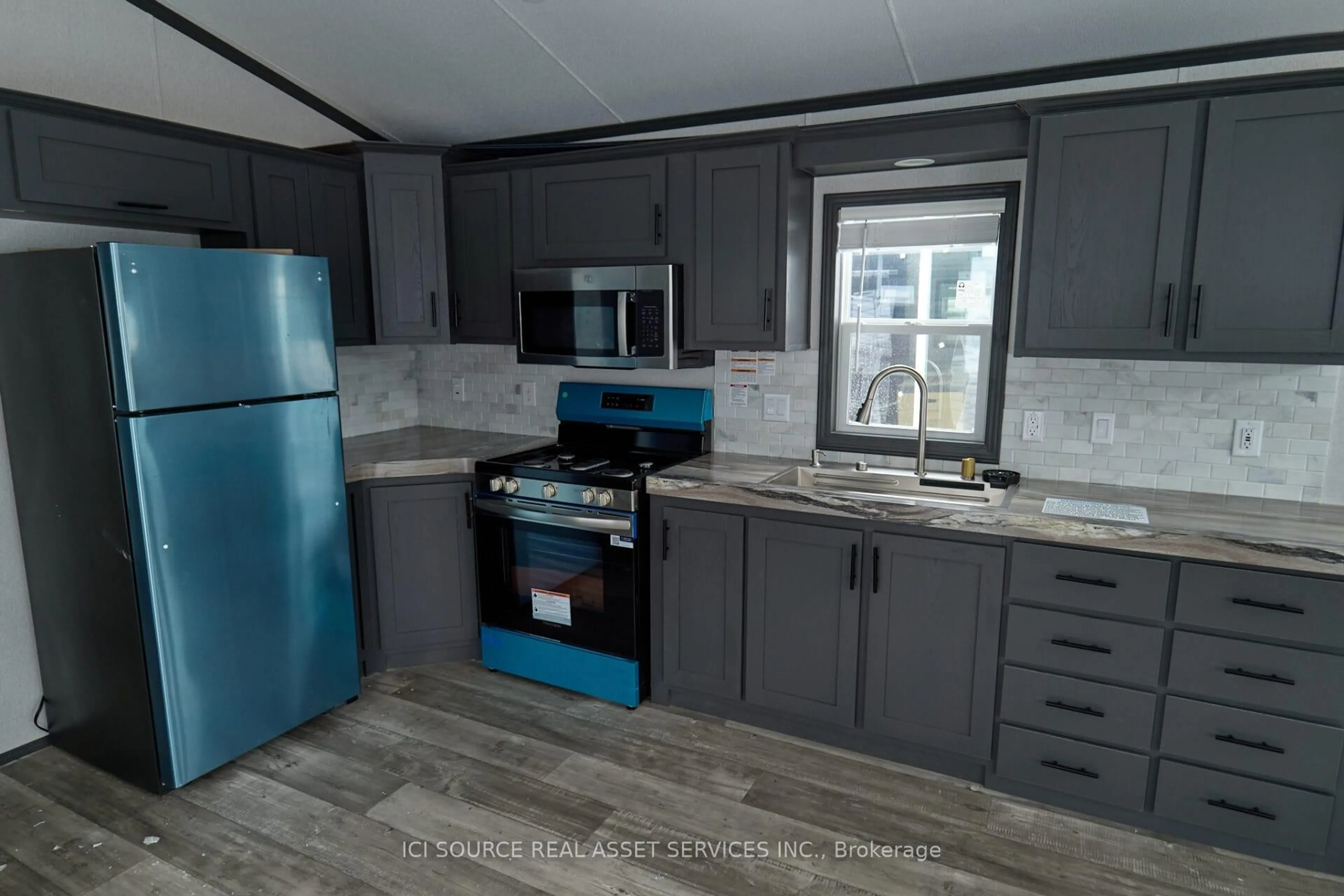Standard kitchen, unknown for 1082 Shamrock Marina Rd #REDWD, Gravenhurst Ontario P0E 1N0
