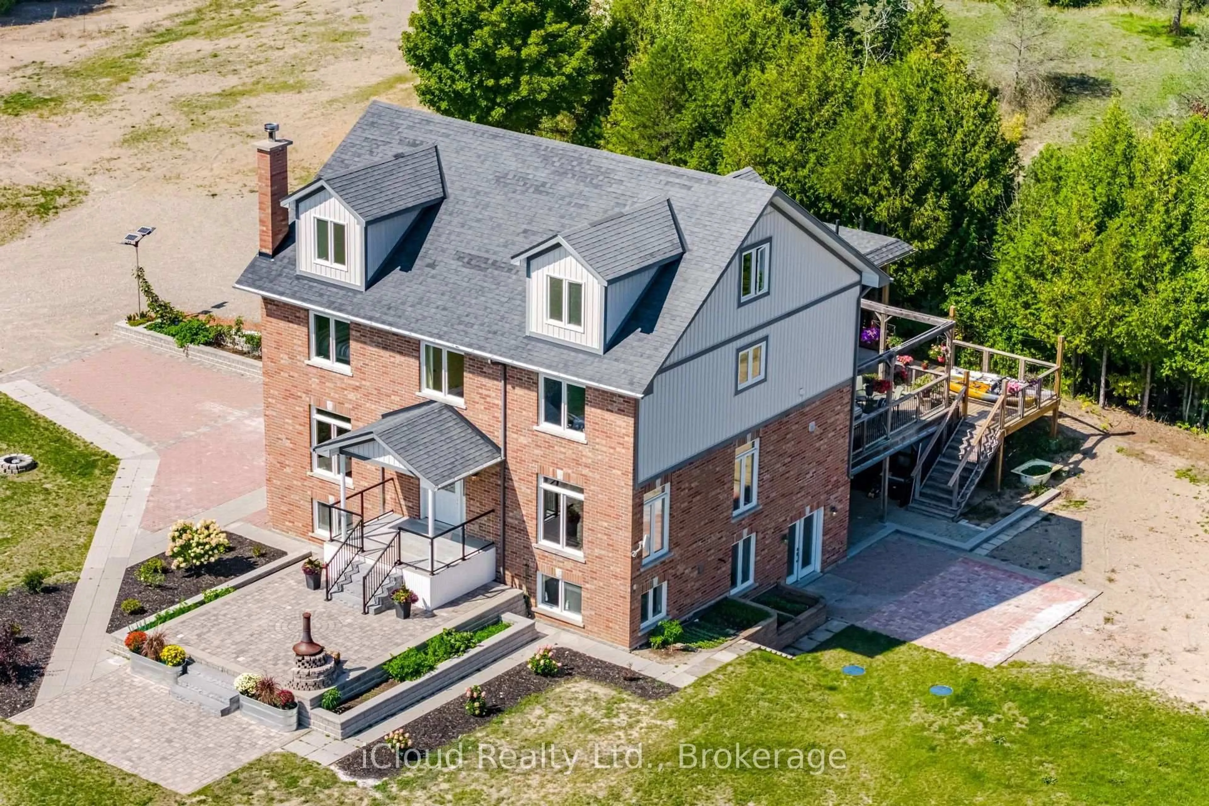 A pic from outside/outdoor area/front of a property/back of a property/a pic from drone, building for 346195 15th Sdrd, Mono Ontario L9W 6R9