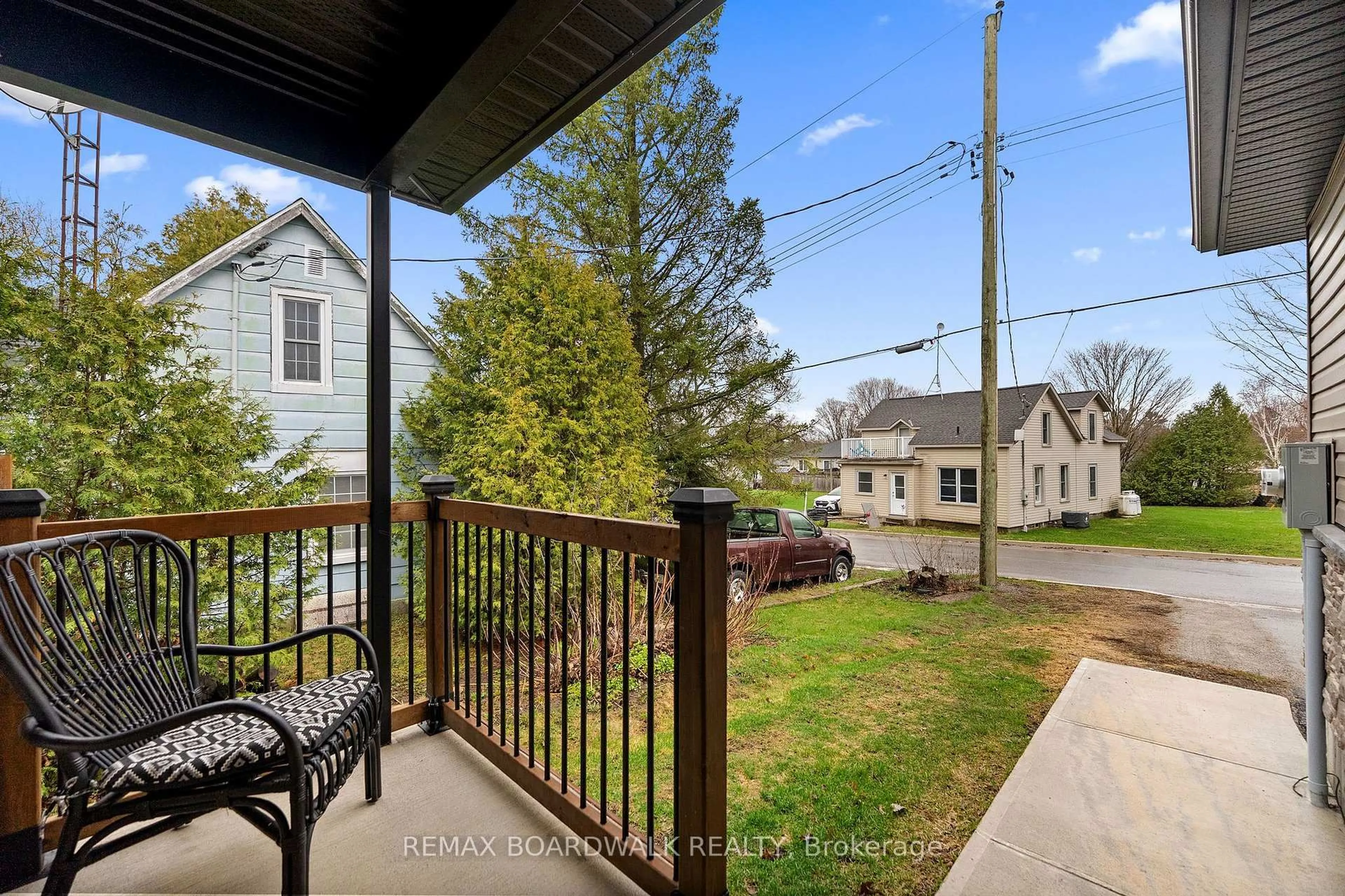 Patio, street for 32 David St #D, Edwardsburgh/Cardinal Ontario K0E 1X0