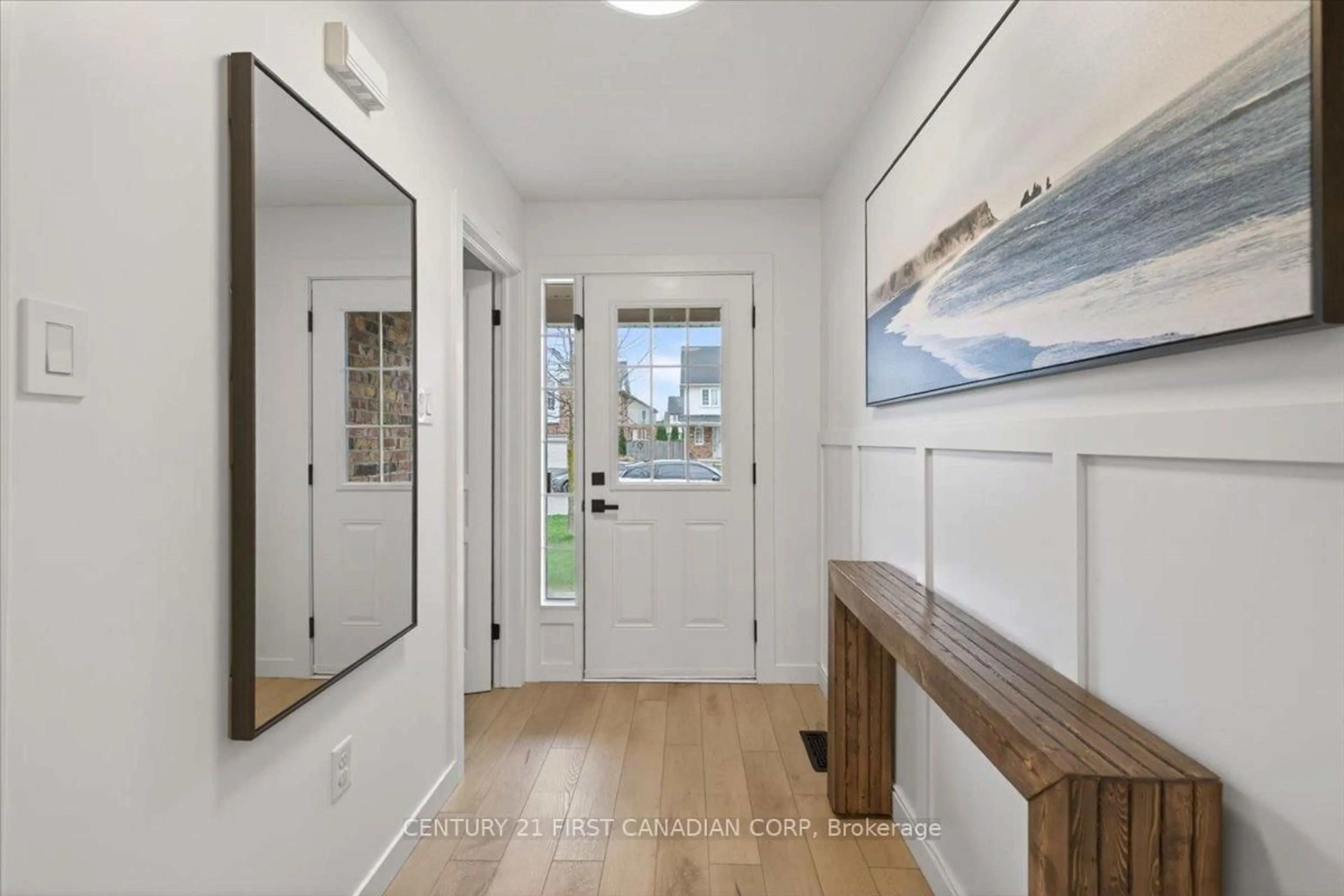 Indoor entryway for 932 Silverfox Cres, London North Ontario N6G 5B6