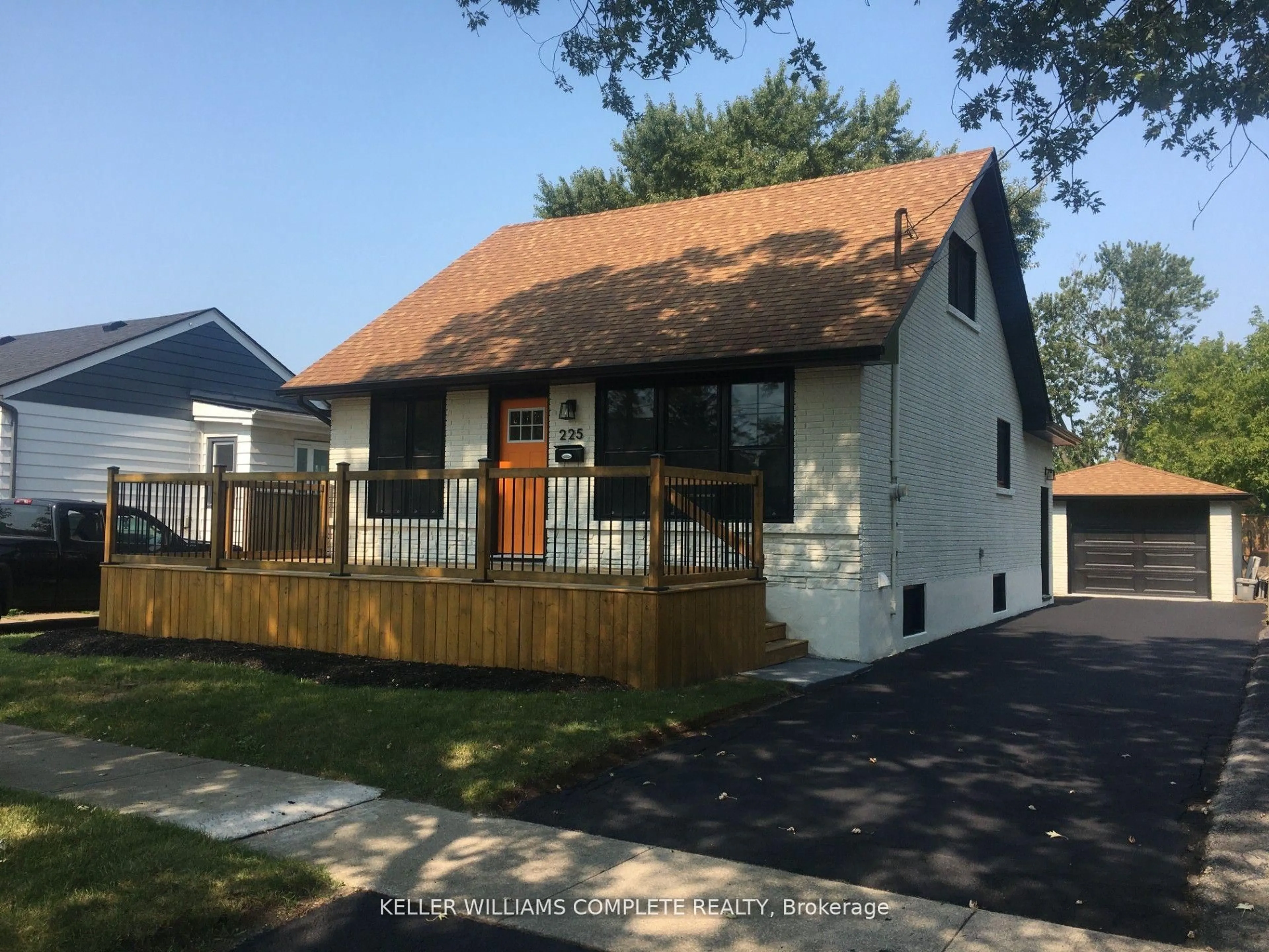 Home with vinyl exterior material, street for 225 Henrietta St, Fort Erie Ontario L2A 2K6