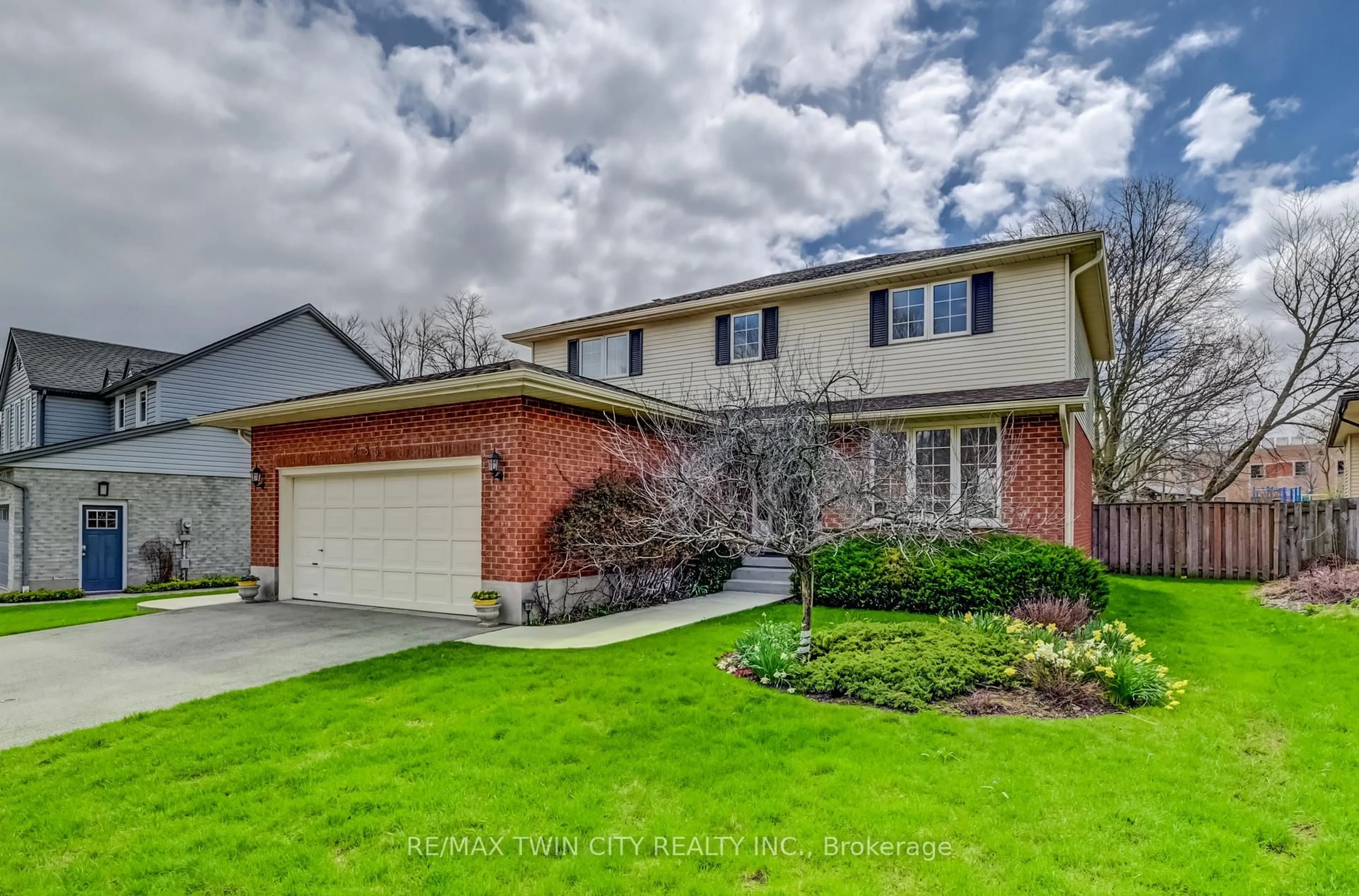 Home with brick exterior material, street for 285 Magnolia Pl, Waterloo Ontario N2V 2A3