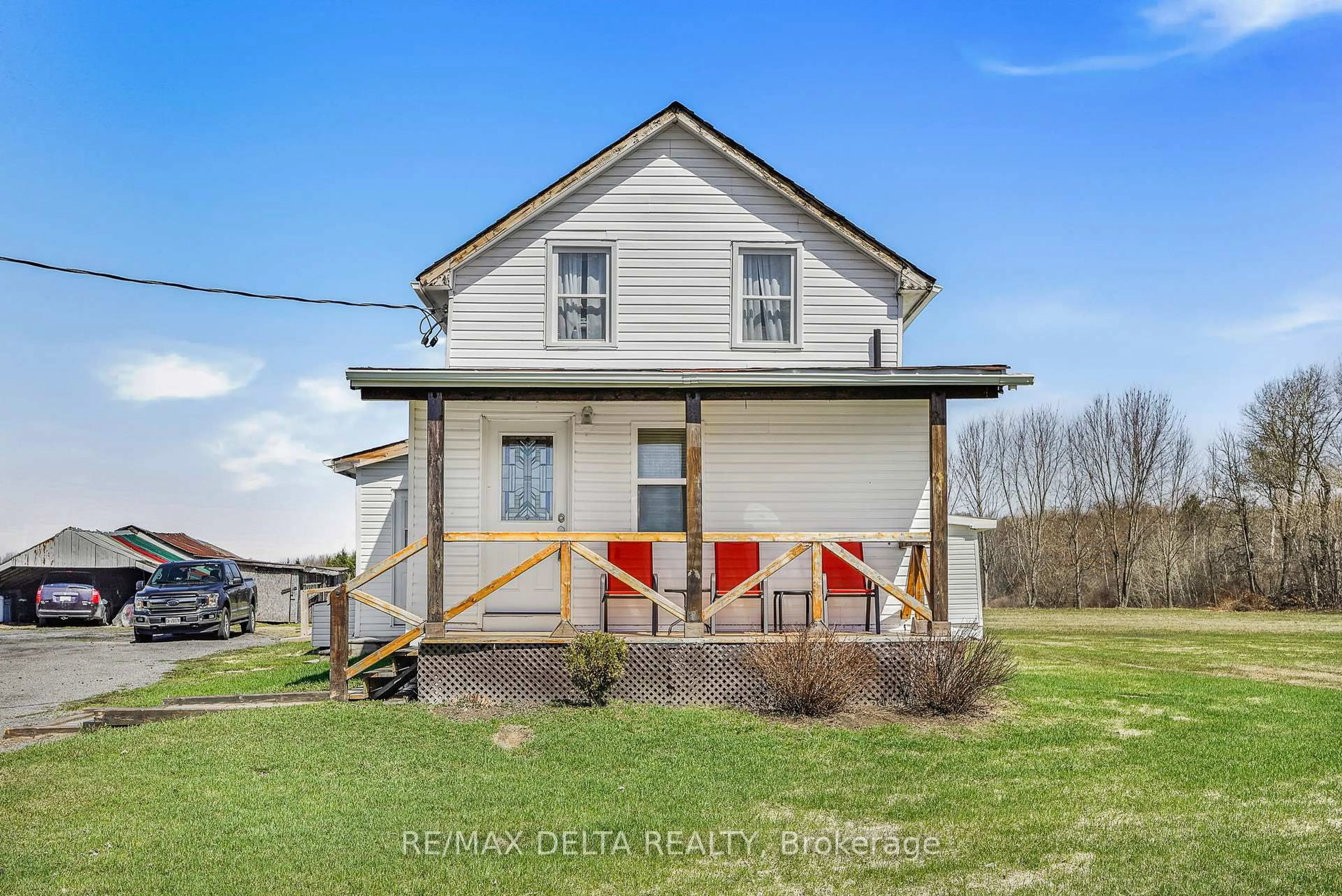 A pic from outside/outdoor area/front of a property/back of a property/a pic from drone, building for 3697 Etienne Rd, Sarsfield Ontario K0A 3E0