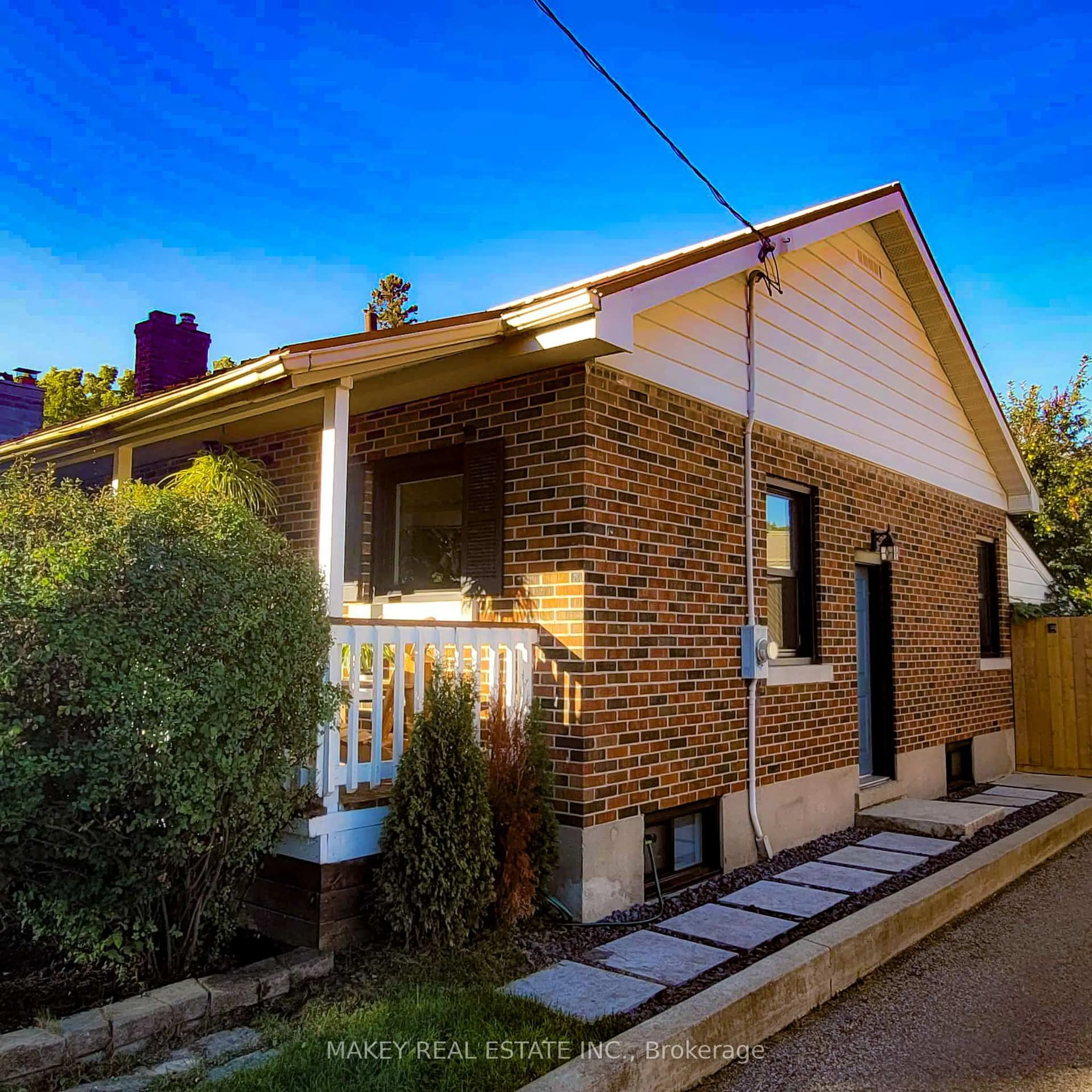 Home with brick exterior material, street for 34 Christopher Dr, Cambridge Ontario N1R 4R4