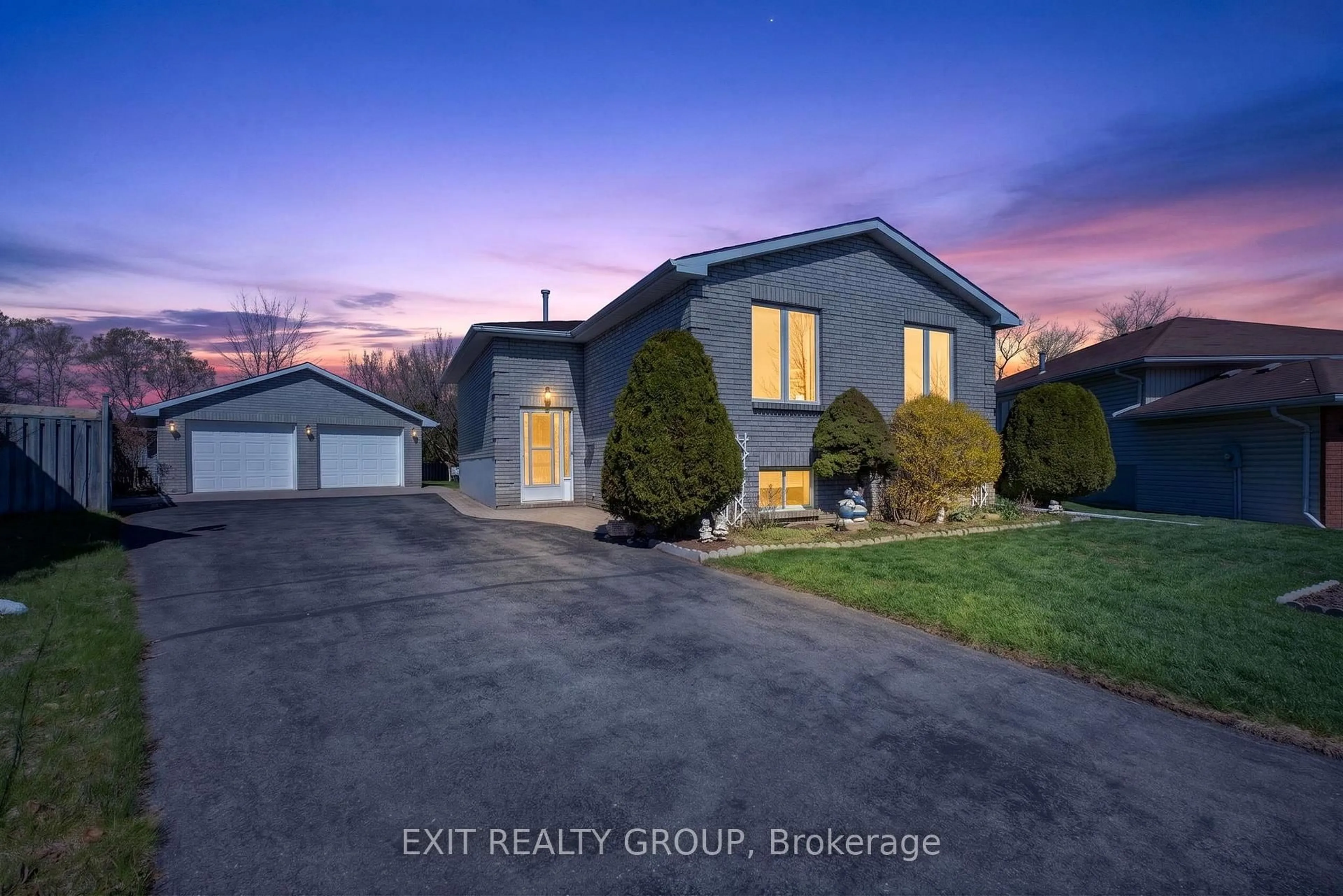 A pic from outside/outdoor area/front of a property/back of a property/a pic from drone, street for 30 Charlotte St, Quinte West Ontario K8V 2B9