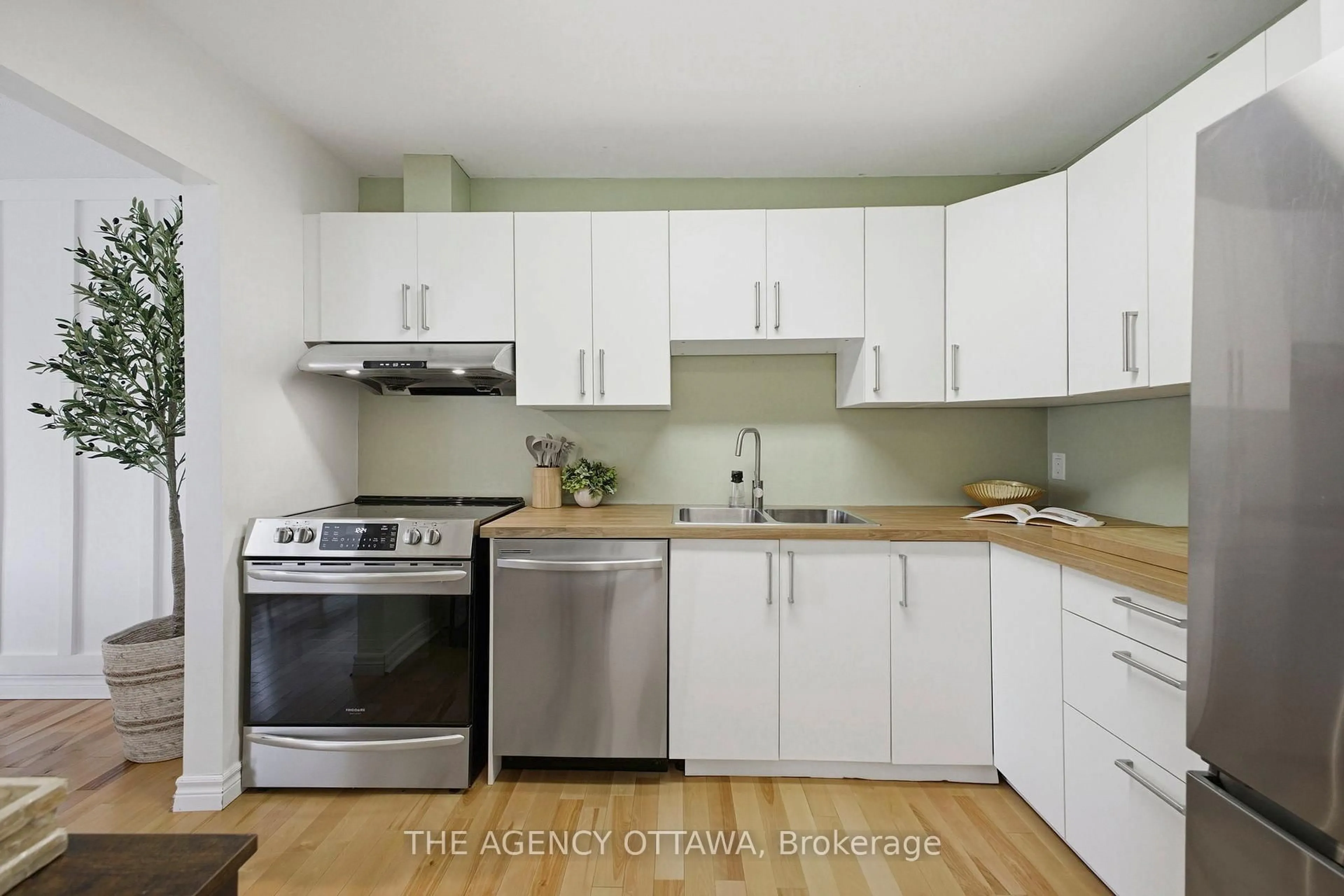 Standard kitchen, unknown for 299 Thomas St #103, Carleton Place Ontario K7C 4B8