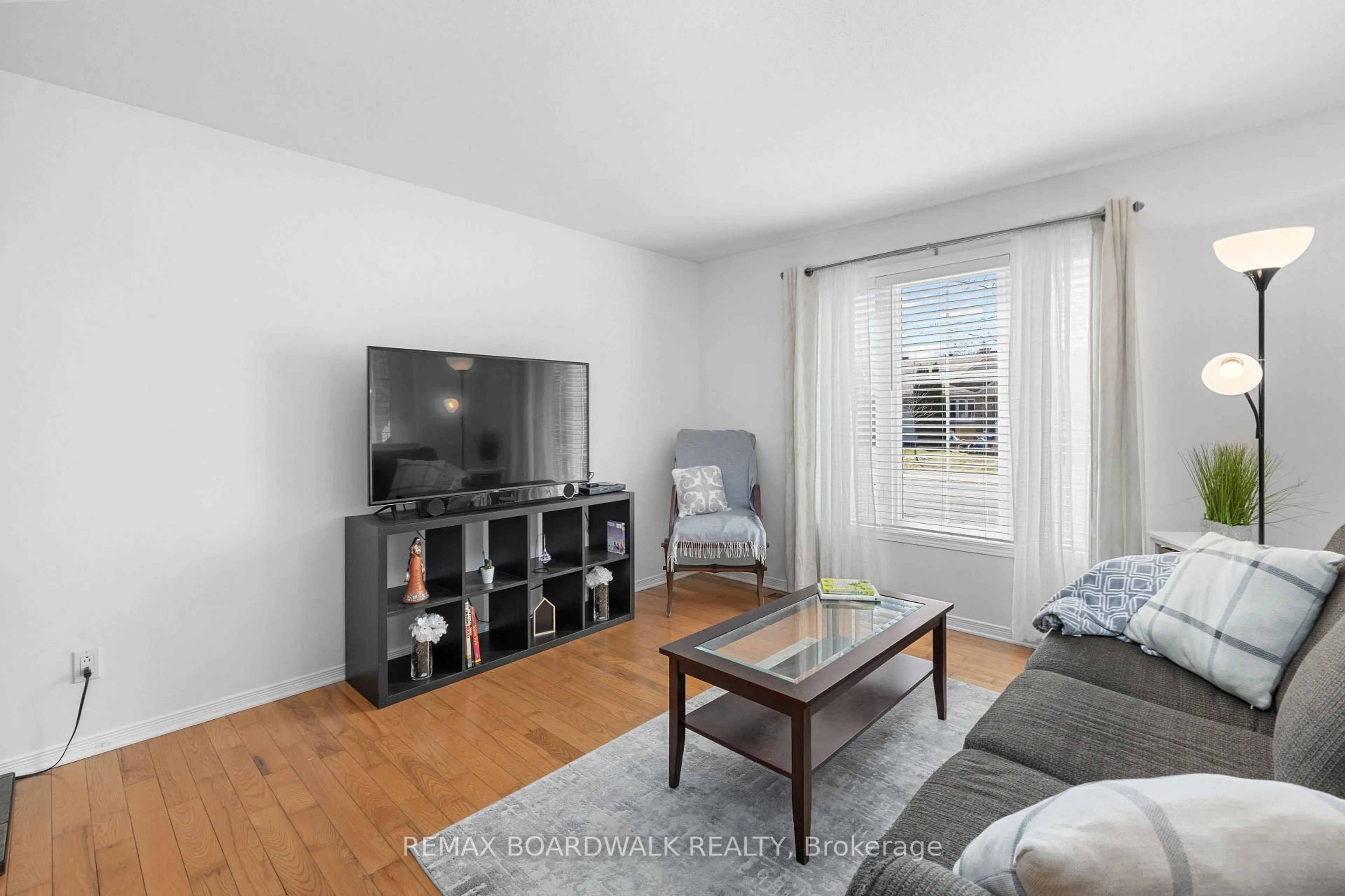 Living room with furniture, unknown for 403 Flora St, Carleton Place Ontario K7C 4T6