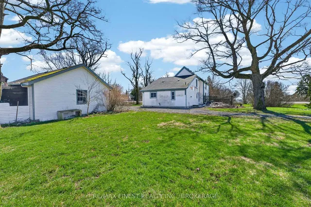17020 Loyalist Pkwy, Prince Edward County 5