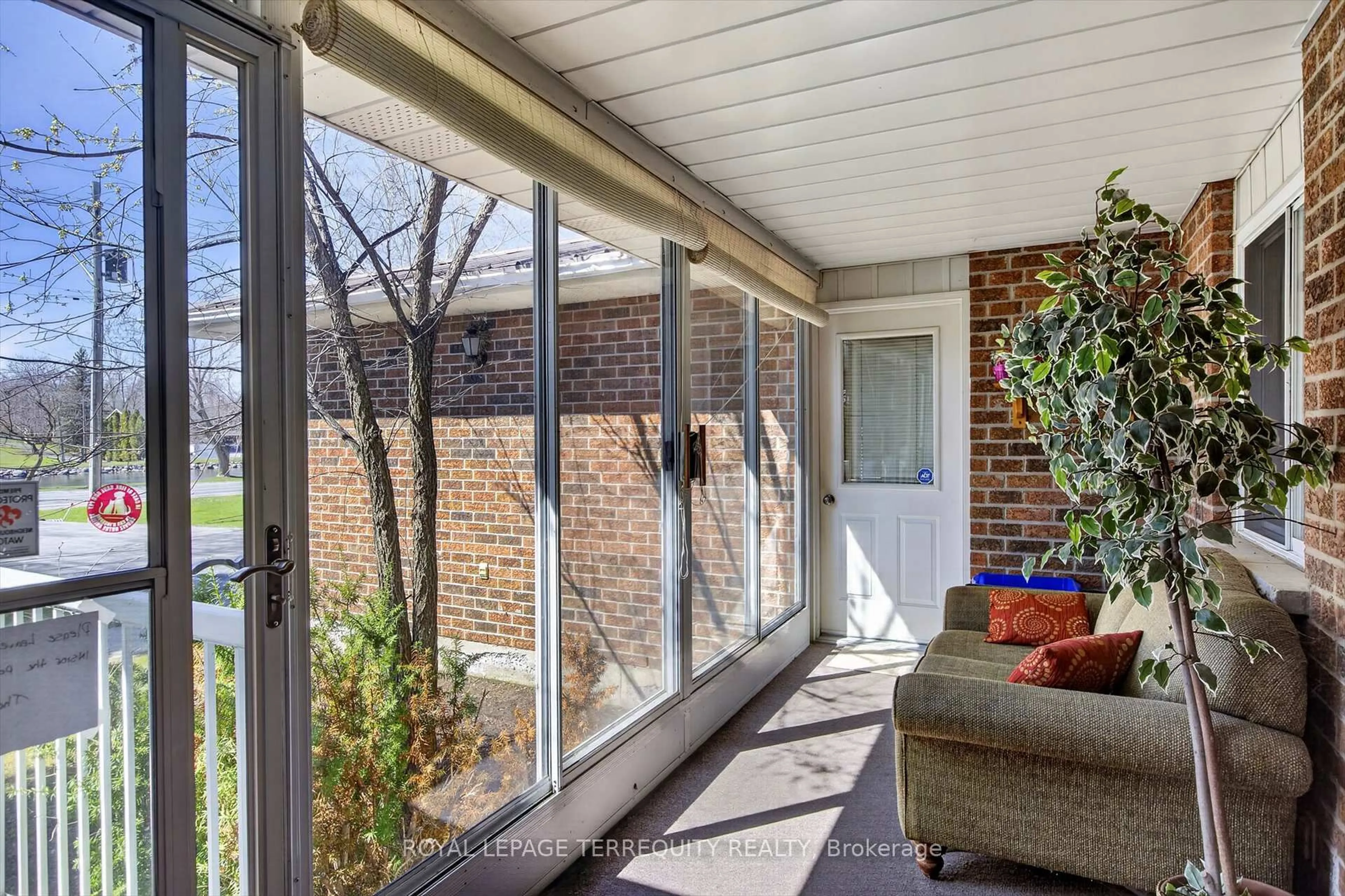 Patio, street for 54 Trent Dr, Trent Hills Ontario K0L 1L0