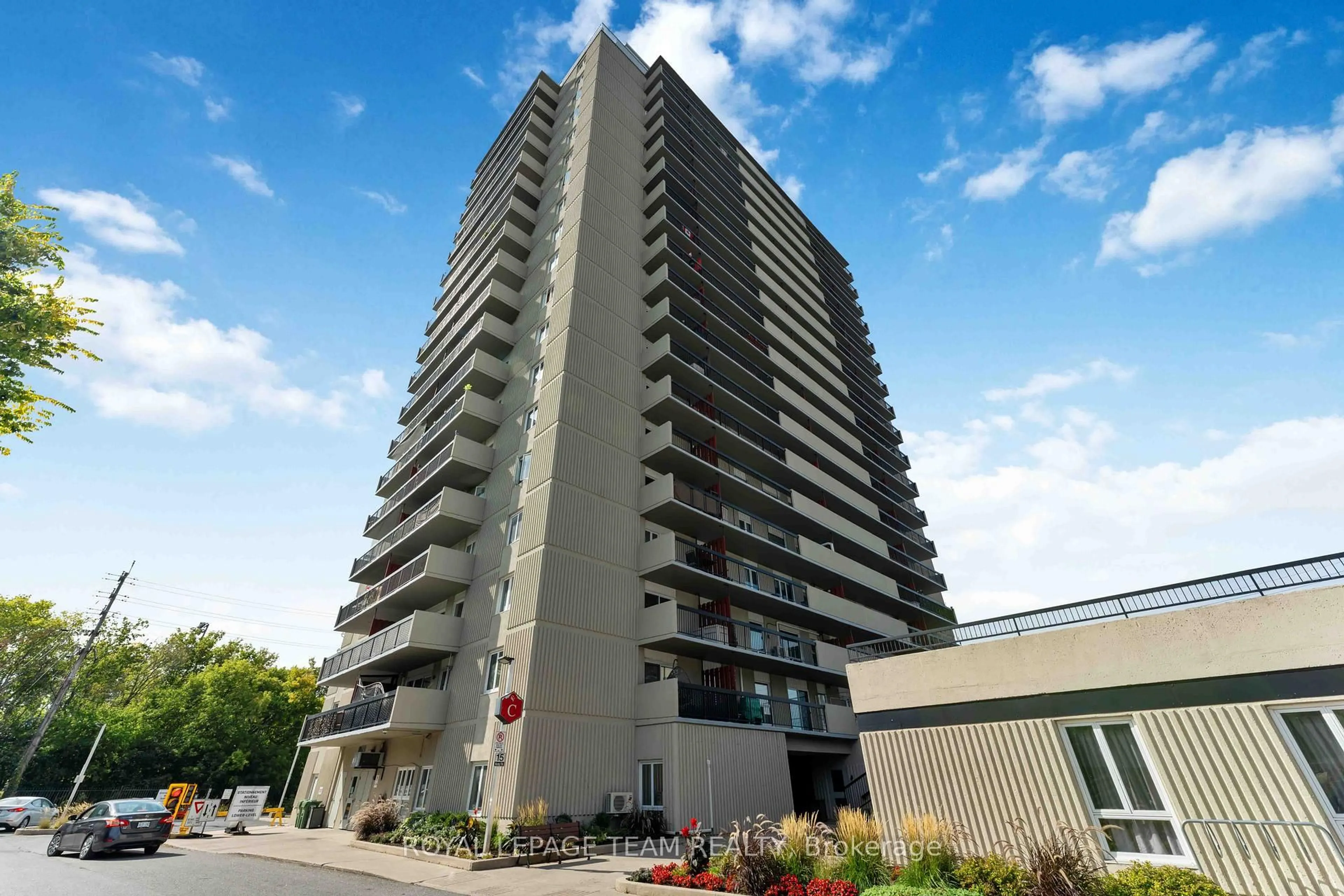 Unknown for 158C McArthur Ave #606, Ottawa Ontario K1L 8E7