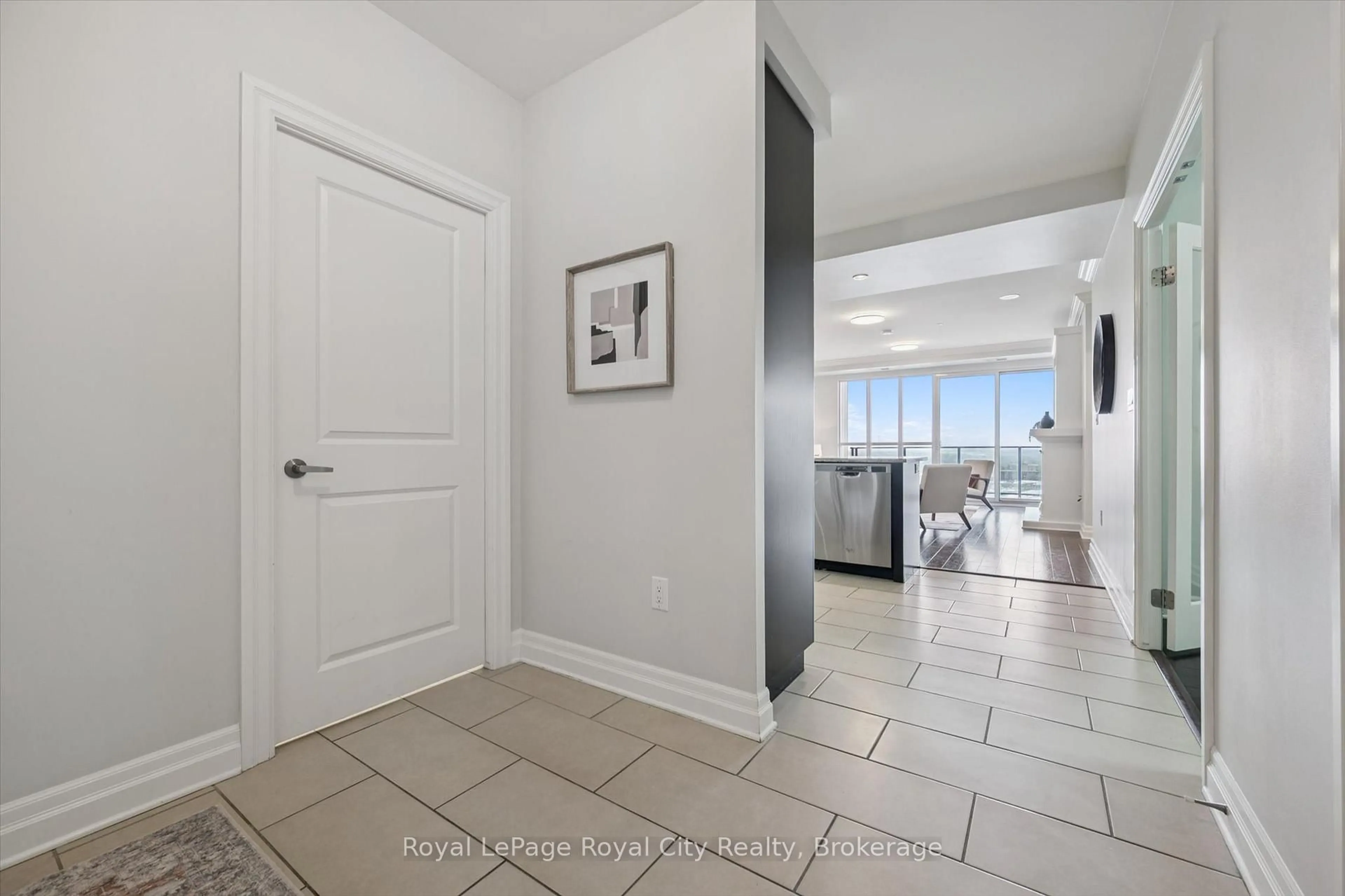 Indoor entryway for 160 Macdonell St #1108, Guelph Ontario N1H 0A9