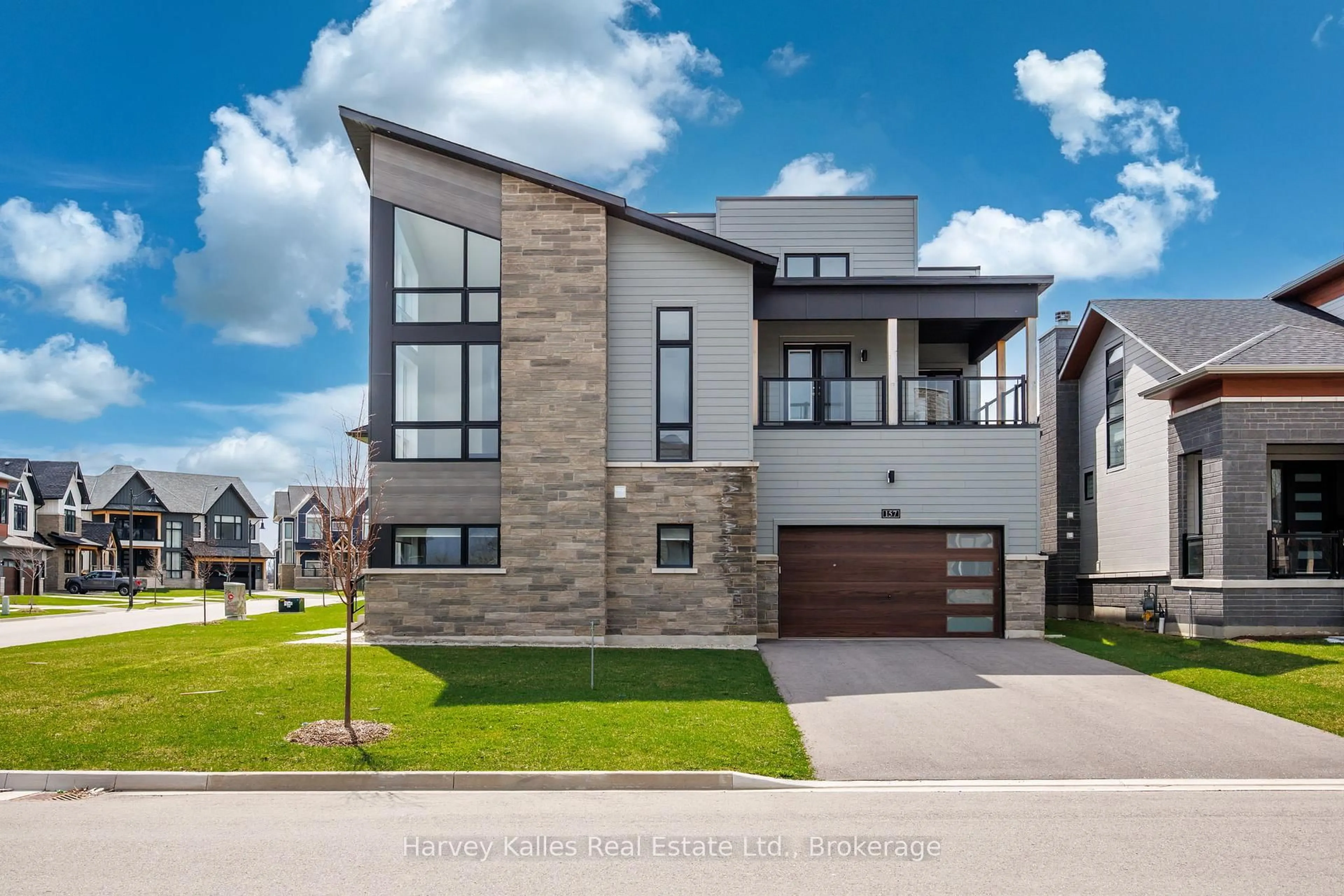 Home with brick exterior material, street for 157 Springside Cres, Blue Mountains Ontario L9Y 5L3