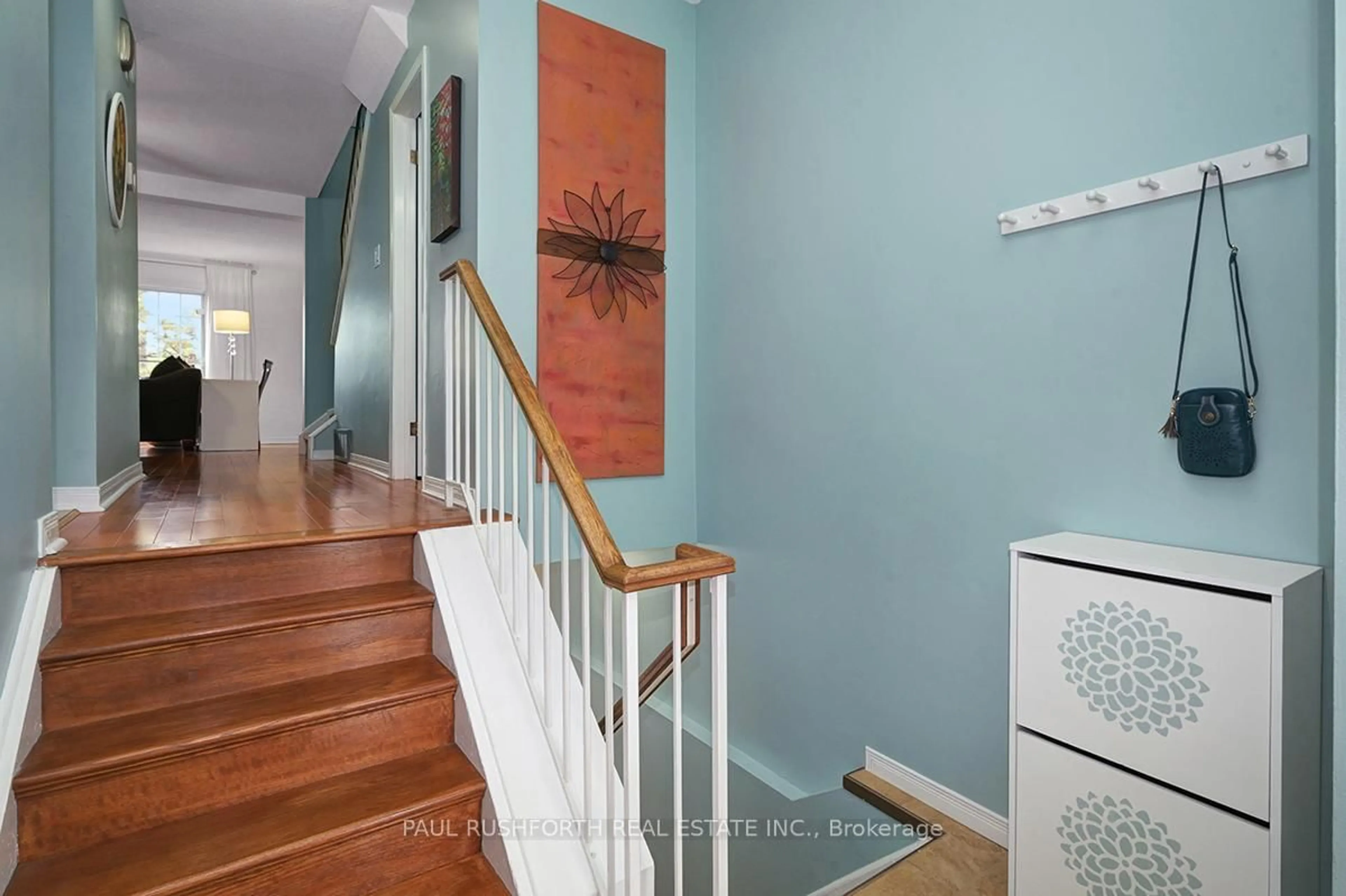 Indoor entryway for 382 Verdon Private, Ottawa Ontario K1T 3A3