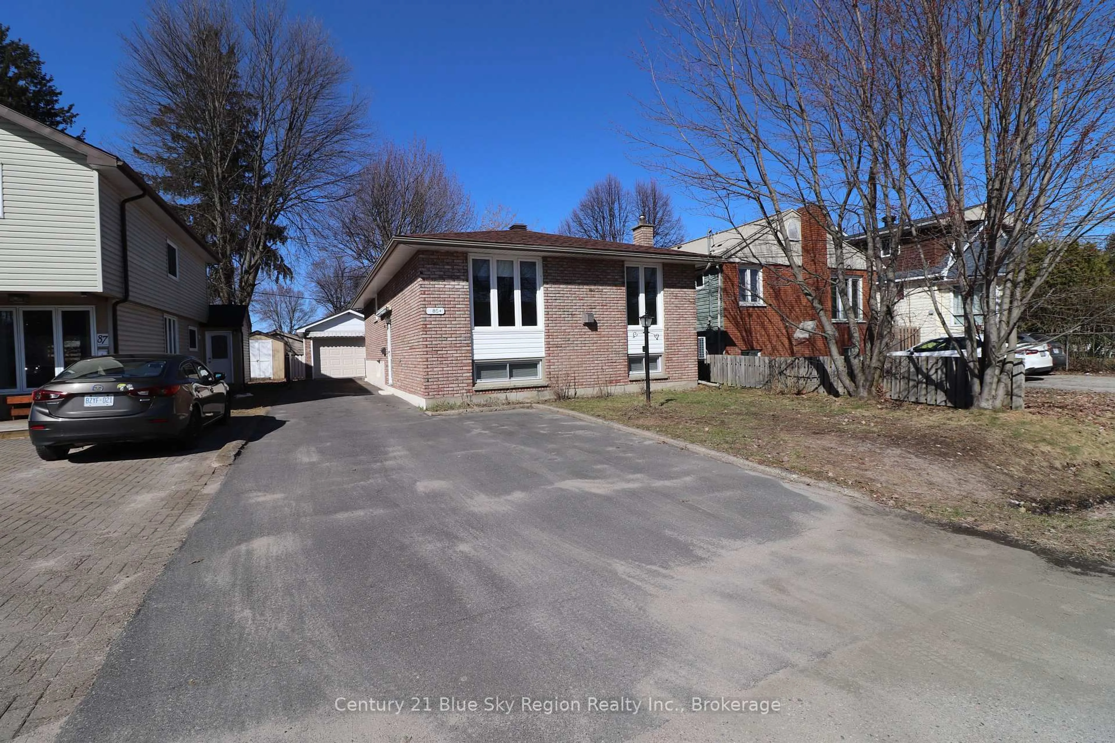A pic from outside/outdoor area/front of a property/back of a property/a pic from drone, street for 85 Whitney Ave, North Bay Ontario P1A 1Y4