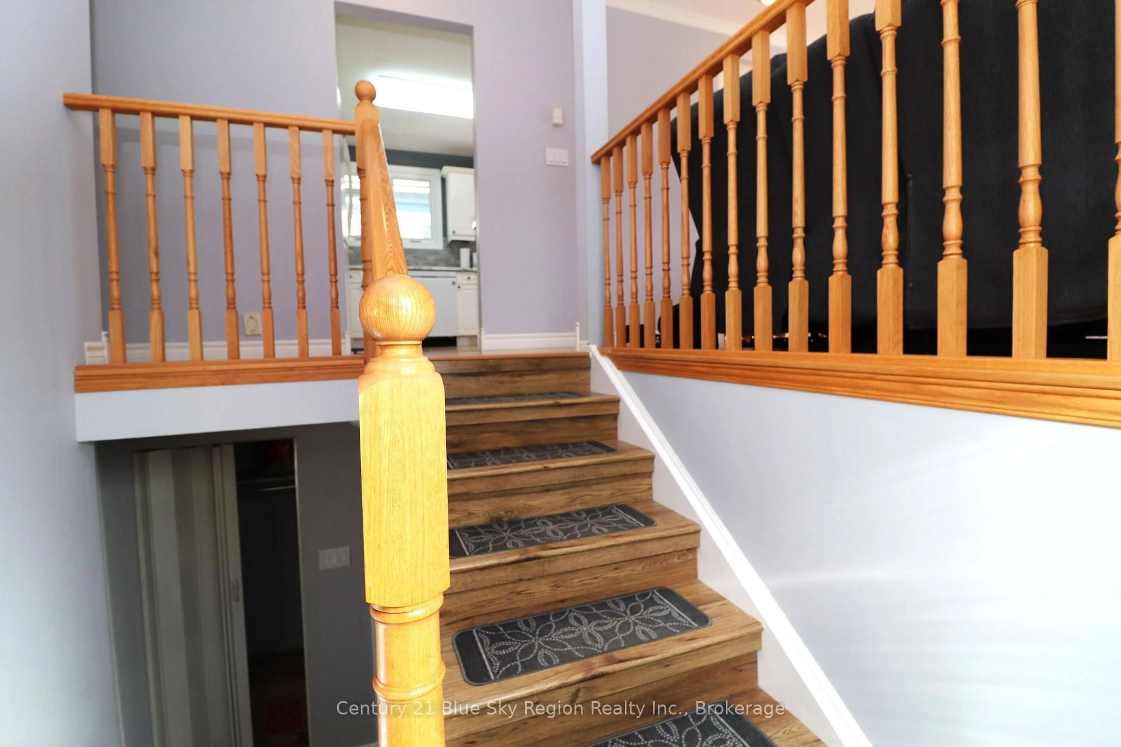 Stairs for 85 Whitney Ave, North Bay Ontario P1A 1Y4