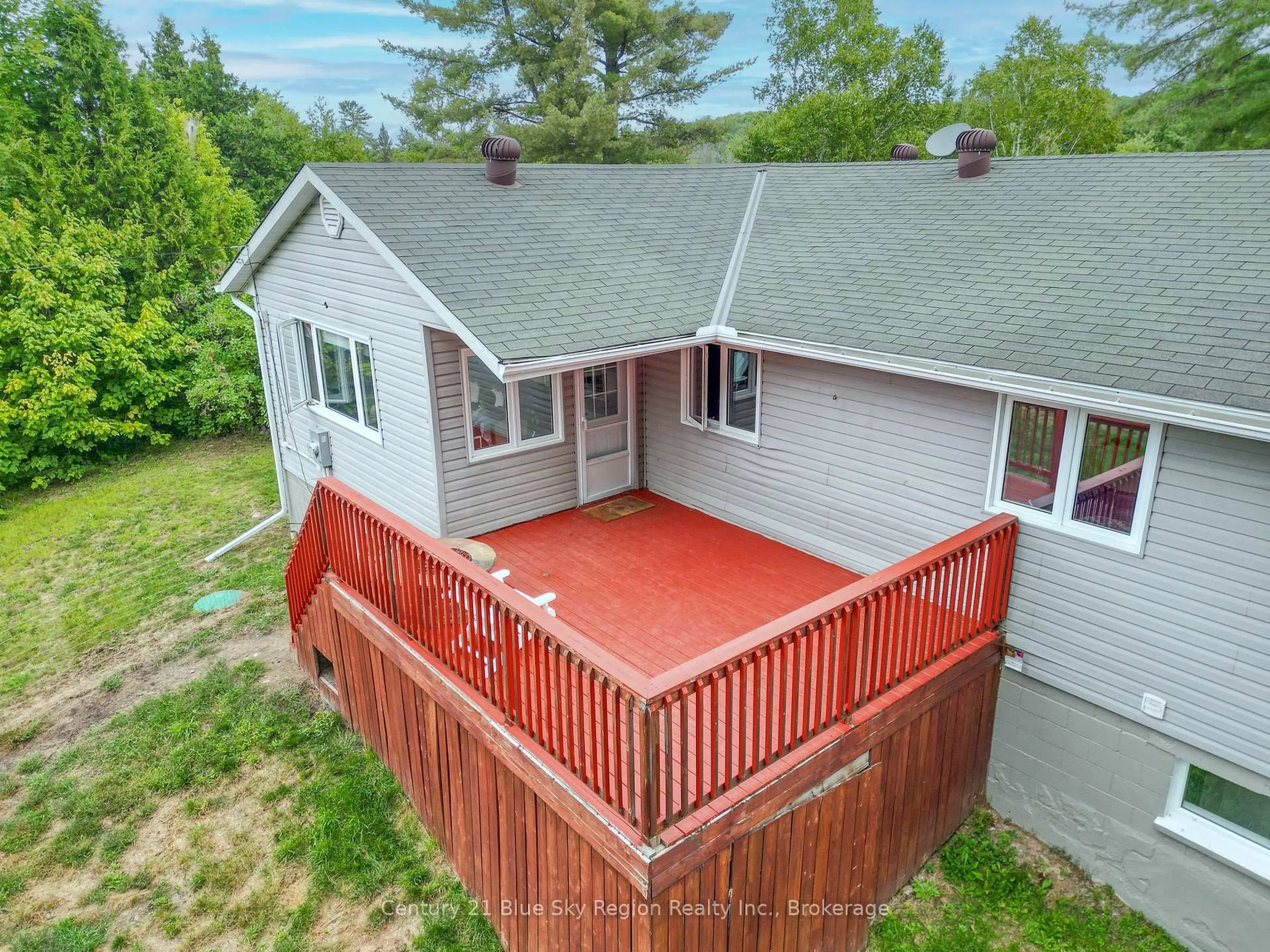 A pic from outside/outdoor area/front of a property/back of a property/a pic from drone, unknown for 525 Maple Rd, Bonfield Ontario P0H 1E0