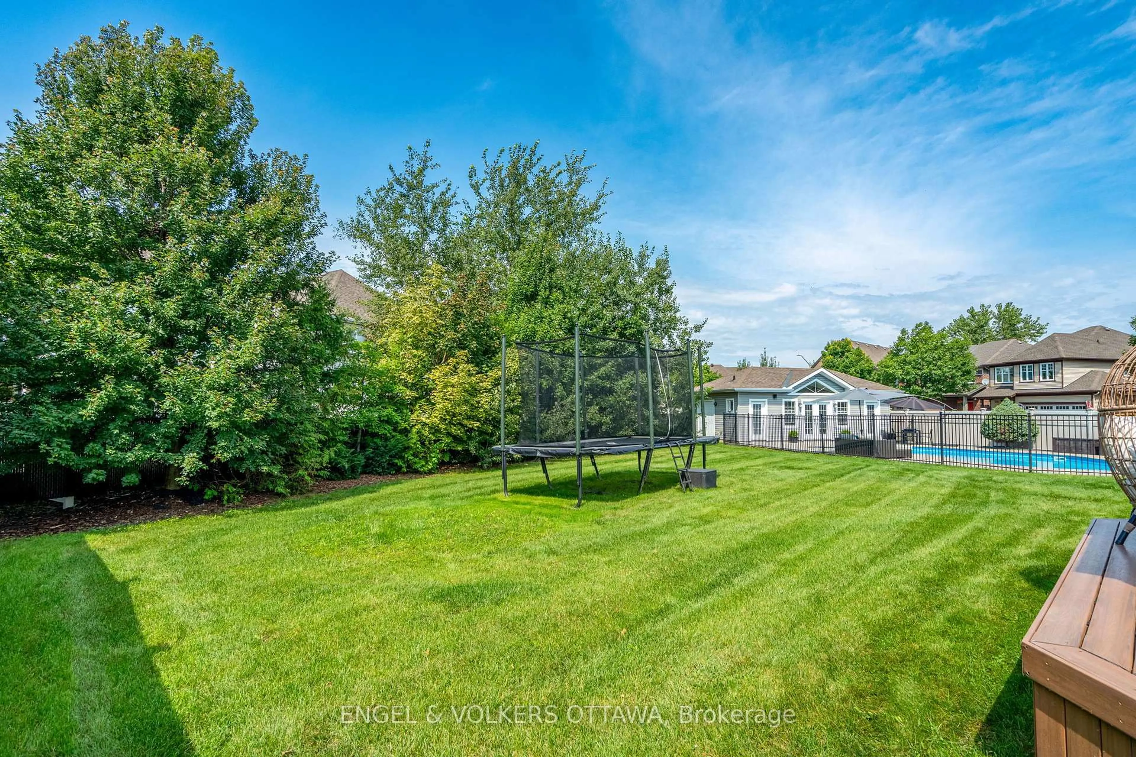 A pic from outside/outdoor area/front of a property/back of a property/a pic from drone, water/lake/river/ocean view for 517 Golden Sedge Way, Ottawa Ontario K1T 0G3