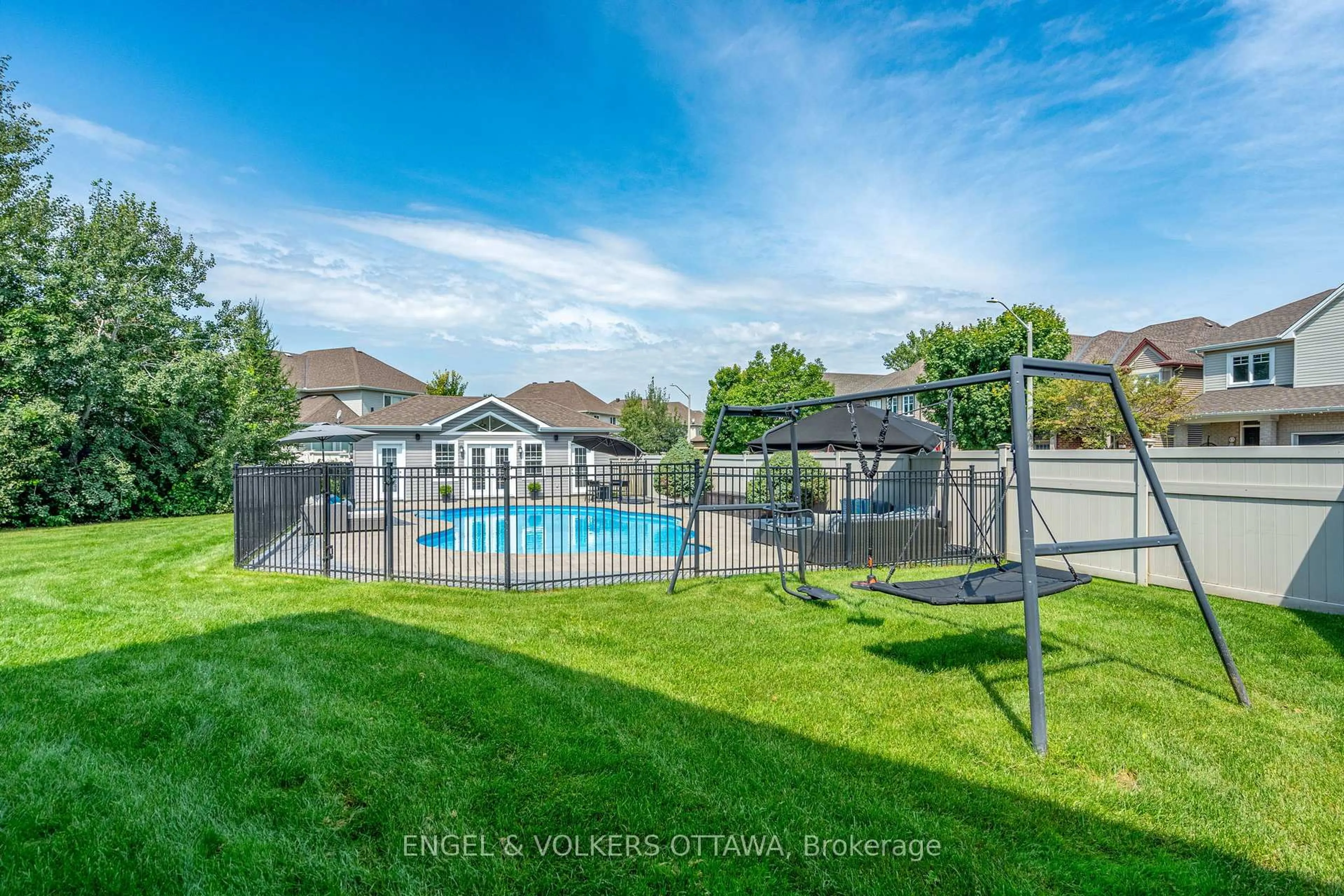 Pool for 517 Golden Sedge Way, Ottawa Ontario K1T 0G3