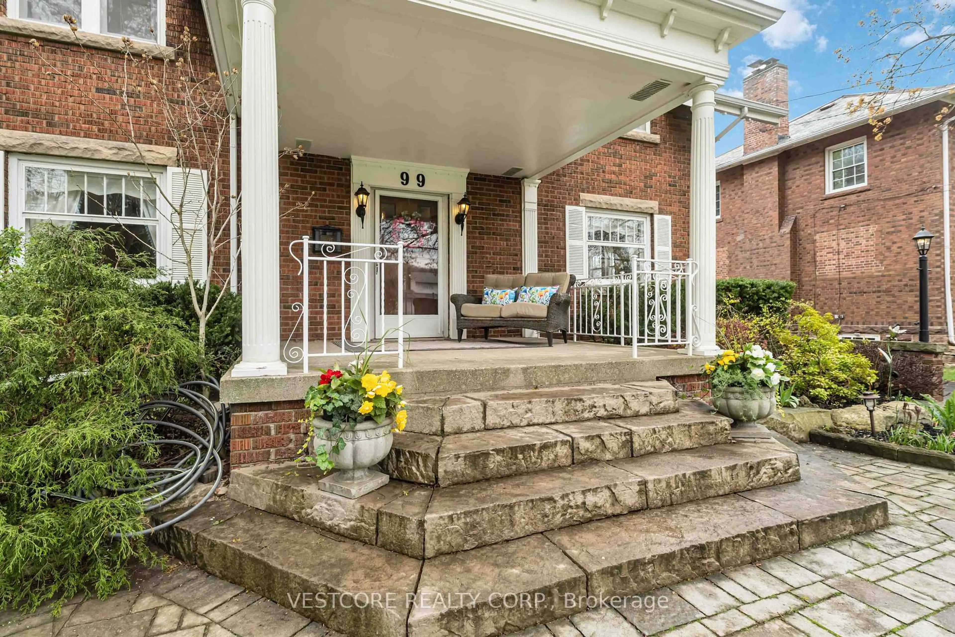 Unknown for 99 Main St, Grimsby Ontario L3M 1N6