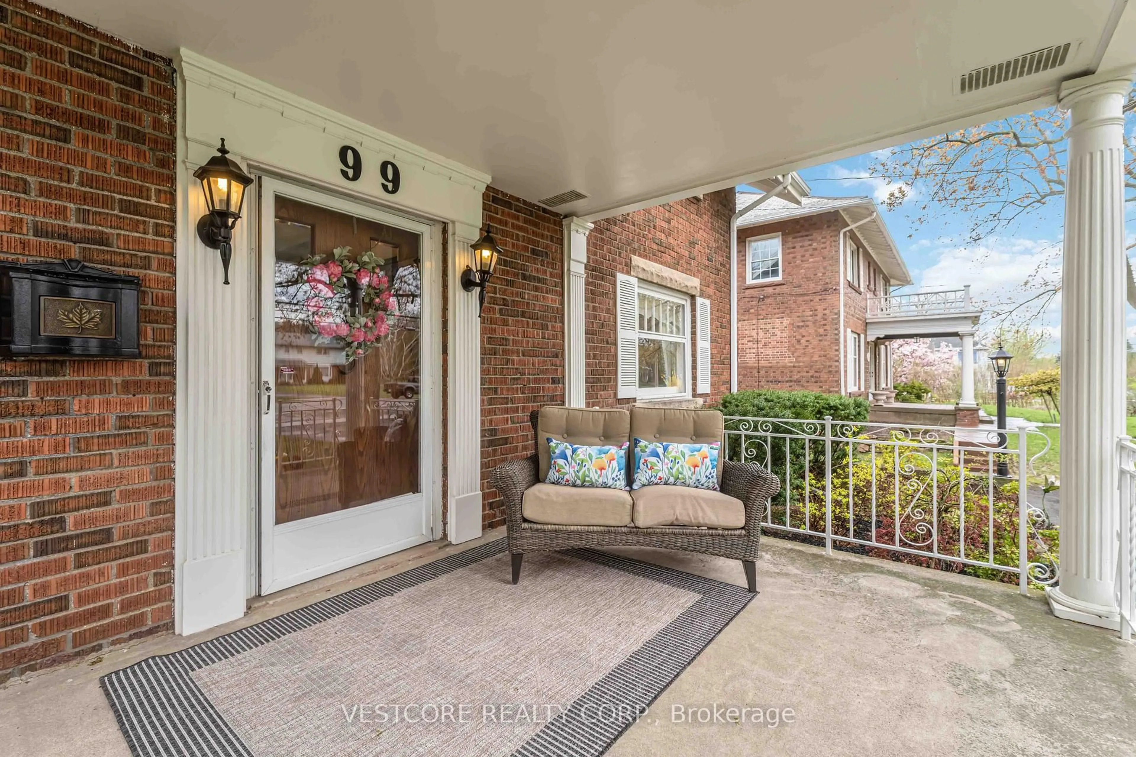 Unknown for 99 Main St, Grimsby Ontario L3M 1N6