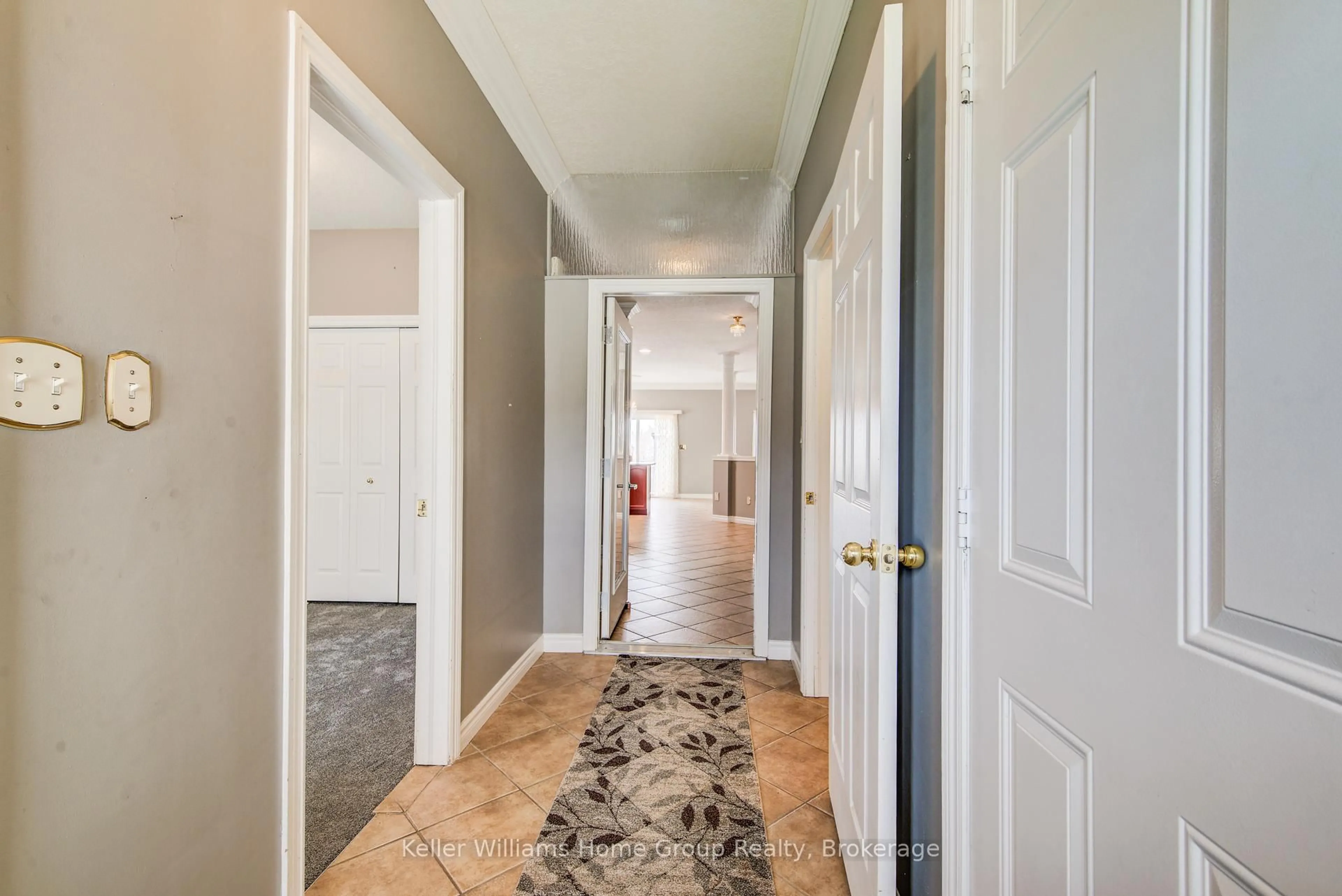 Indoor entryway for 8 Price St, Guelph Ontario N1E 0E3