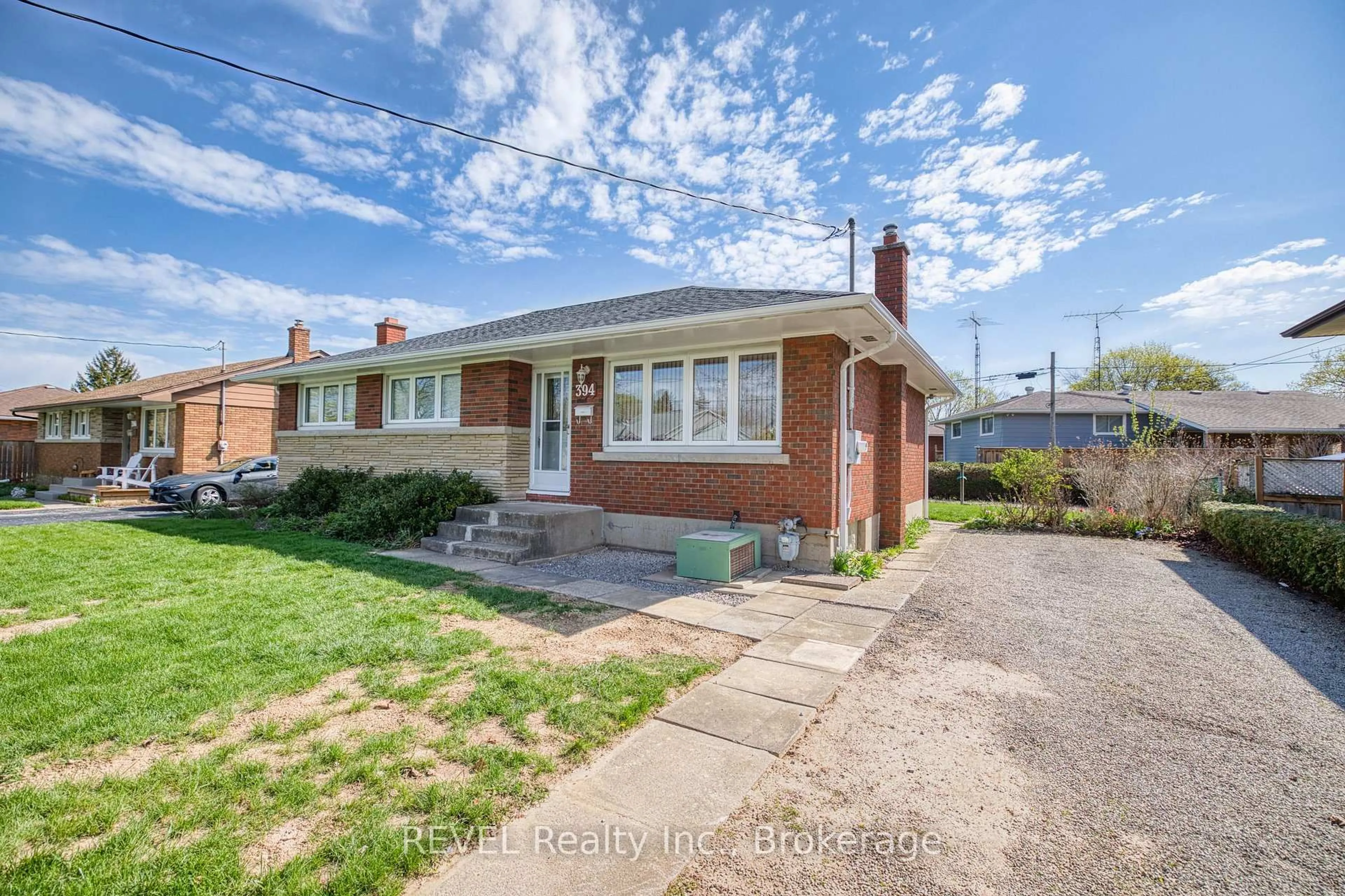 Home with brick exterior material, street for 394 Grantham Ave, St. Catharines Ontario L2M 5A6