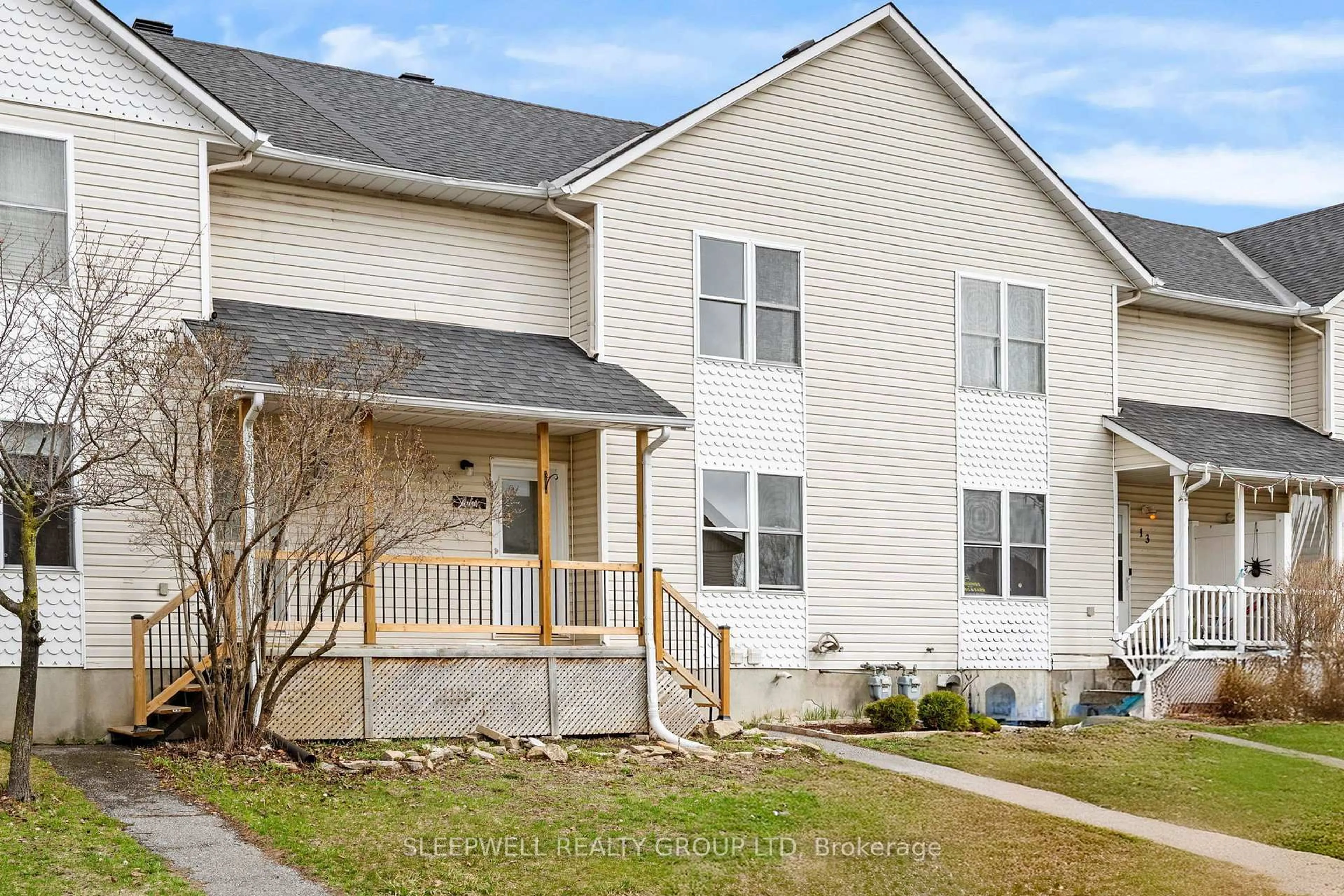 Home with vinyl exterior material, street for 11 Johnston St, Carleton Place Ontario K7C 4R7