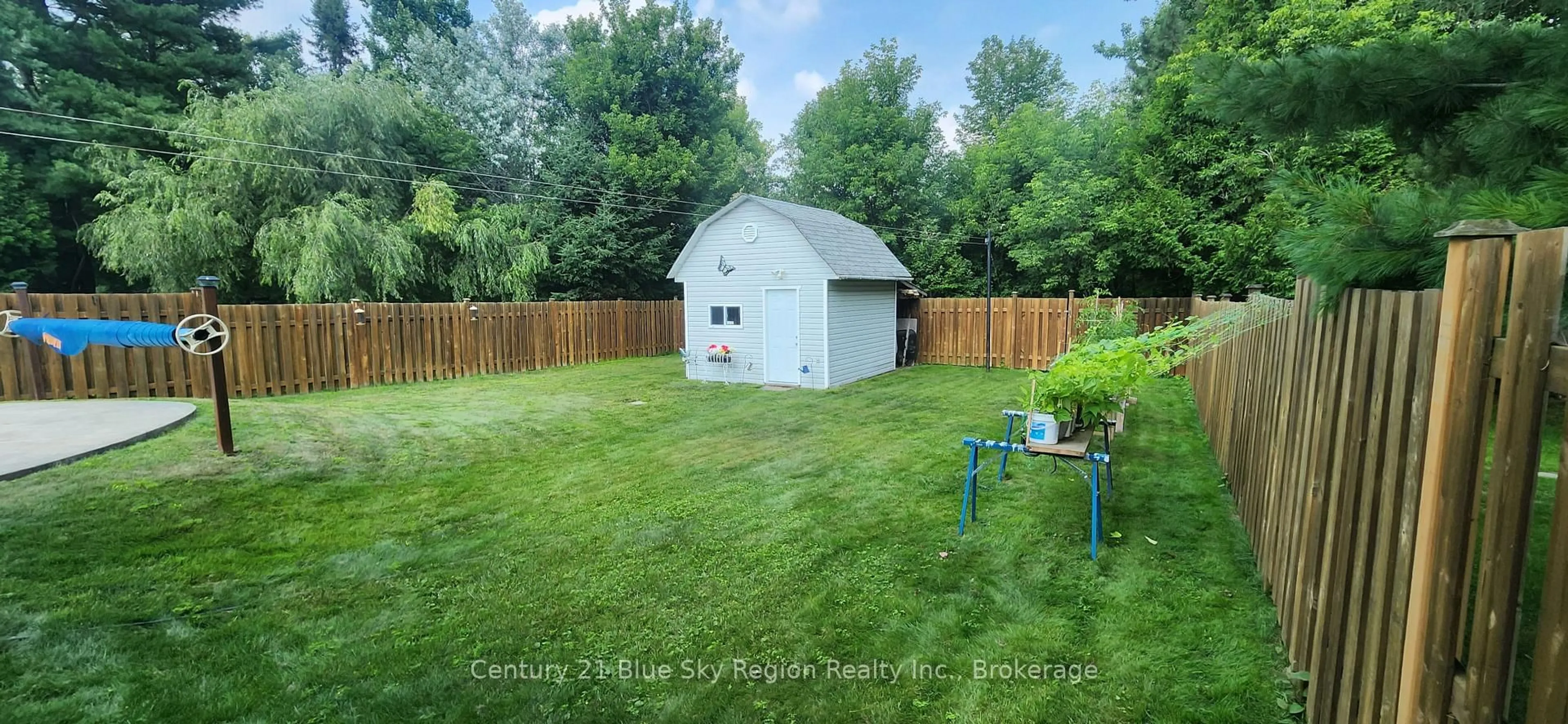 Shed for 108 Tweedsmuir Dr, North Bay Ontario P1A 3T6