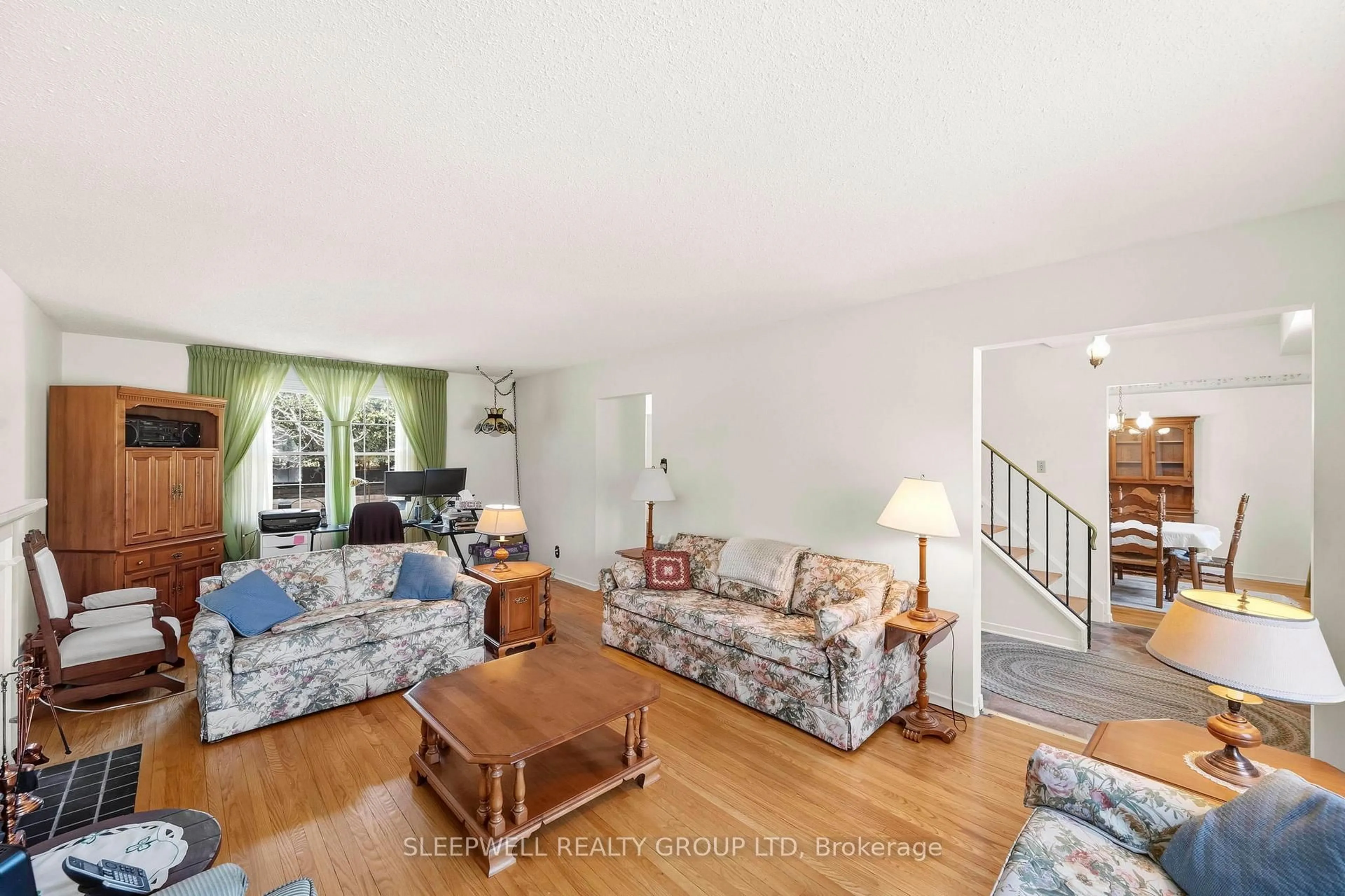 Living room with furniture, unknown for 91 Country Lane, Ottawa Ontario K2L 1J4