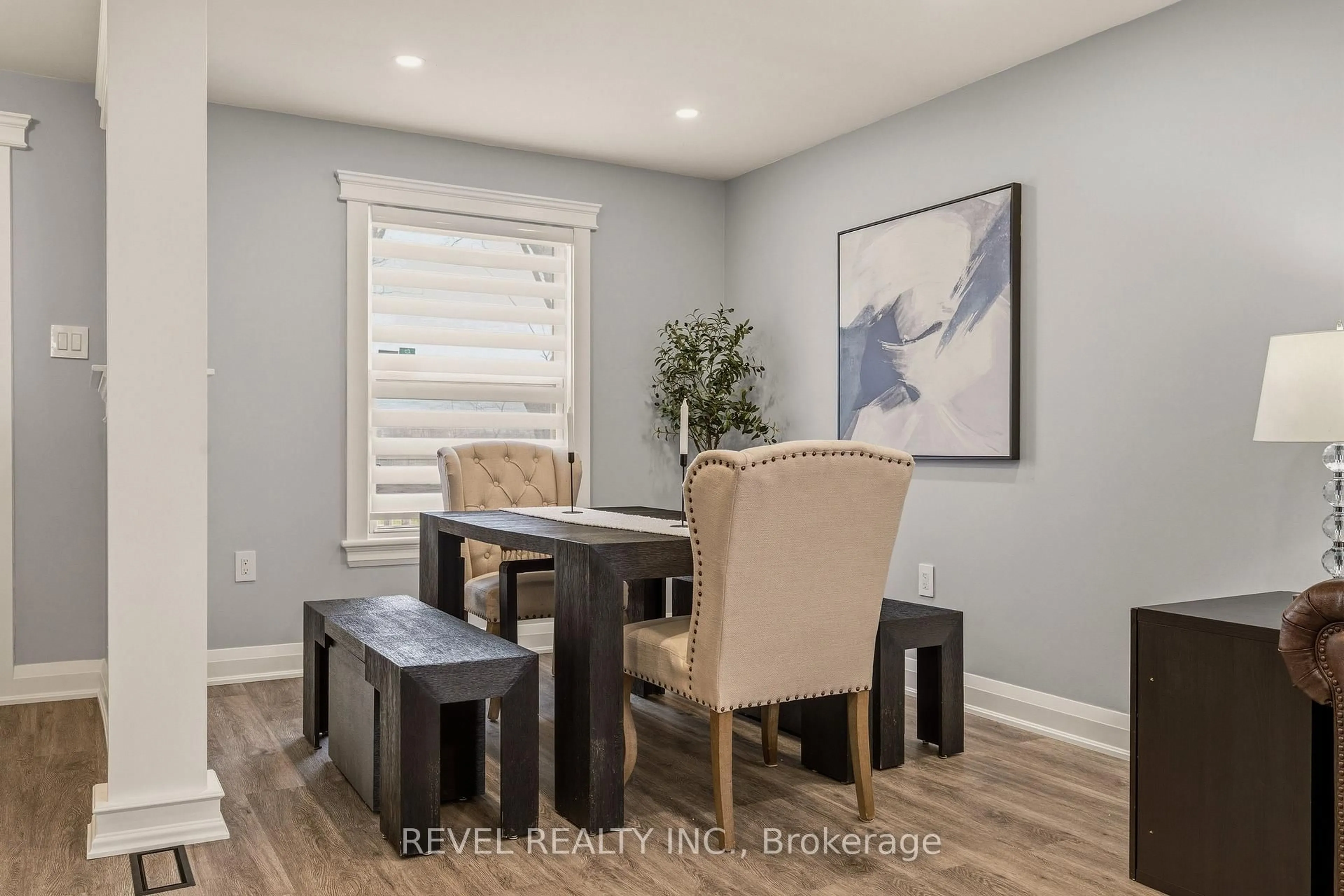 Dining room, wood/laminate floor for 14 Mars Ave, Hamilton Ontario L8L 3V8