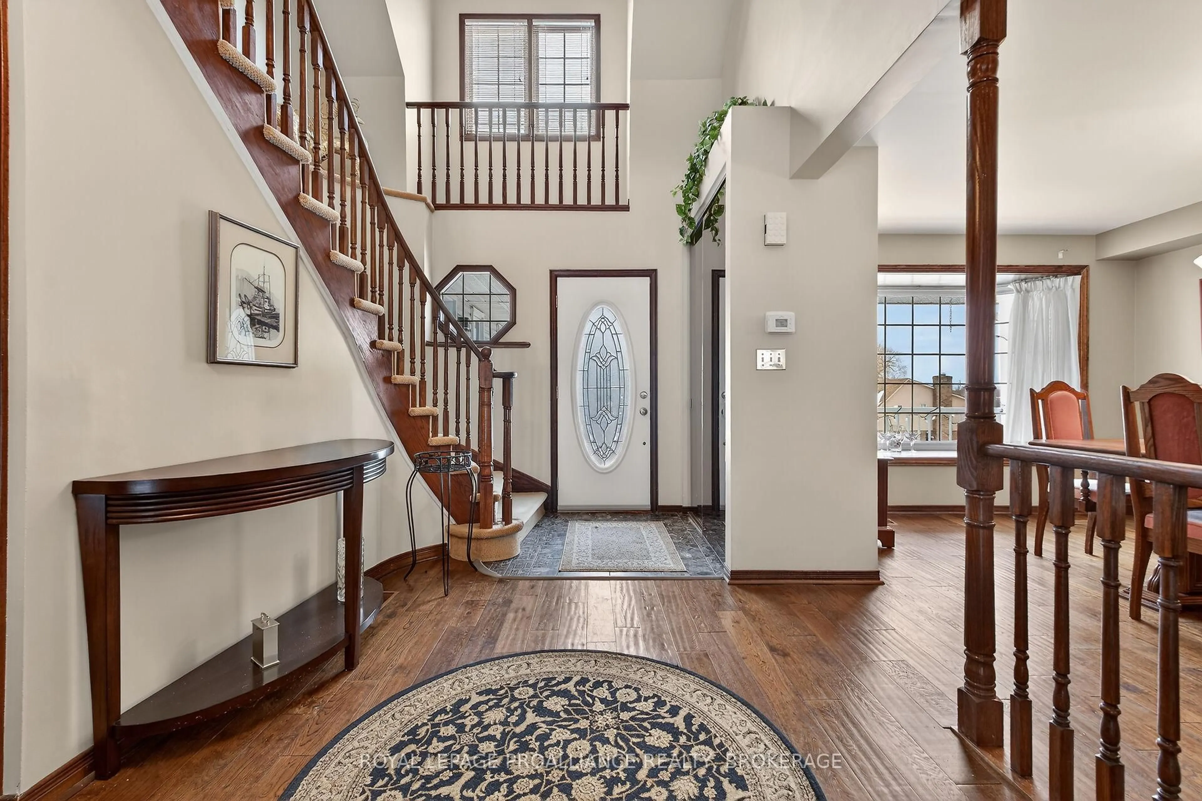 Indoor entryway for 1021 Dunham St, Kingston Ontario K7P 2J9