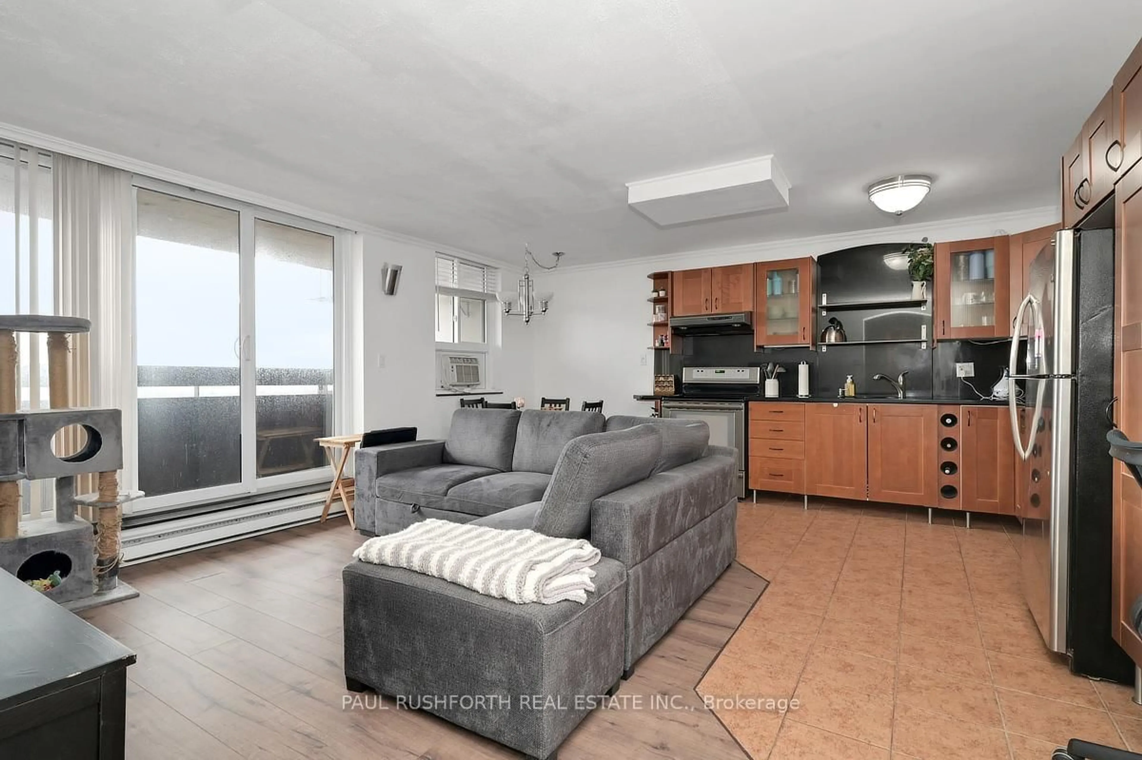 Living room with furniture, unknown for 2000 Jasmine Cres #1517, Ottawa Ontario K1J 8K4