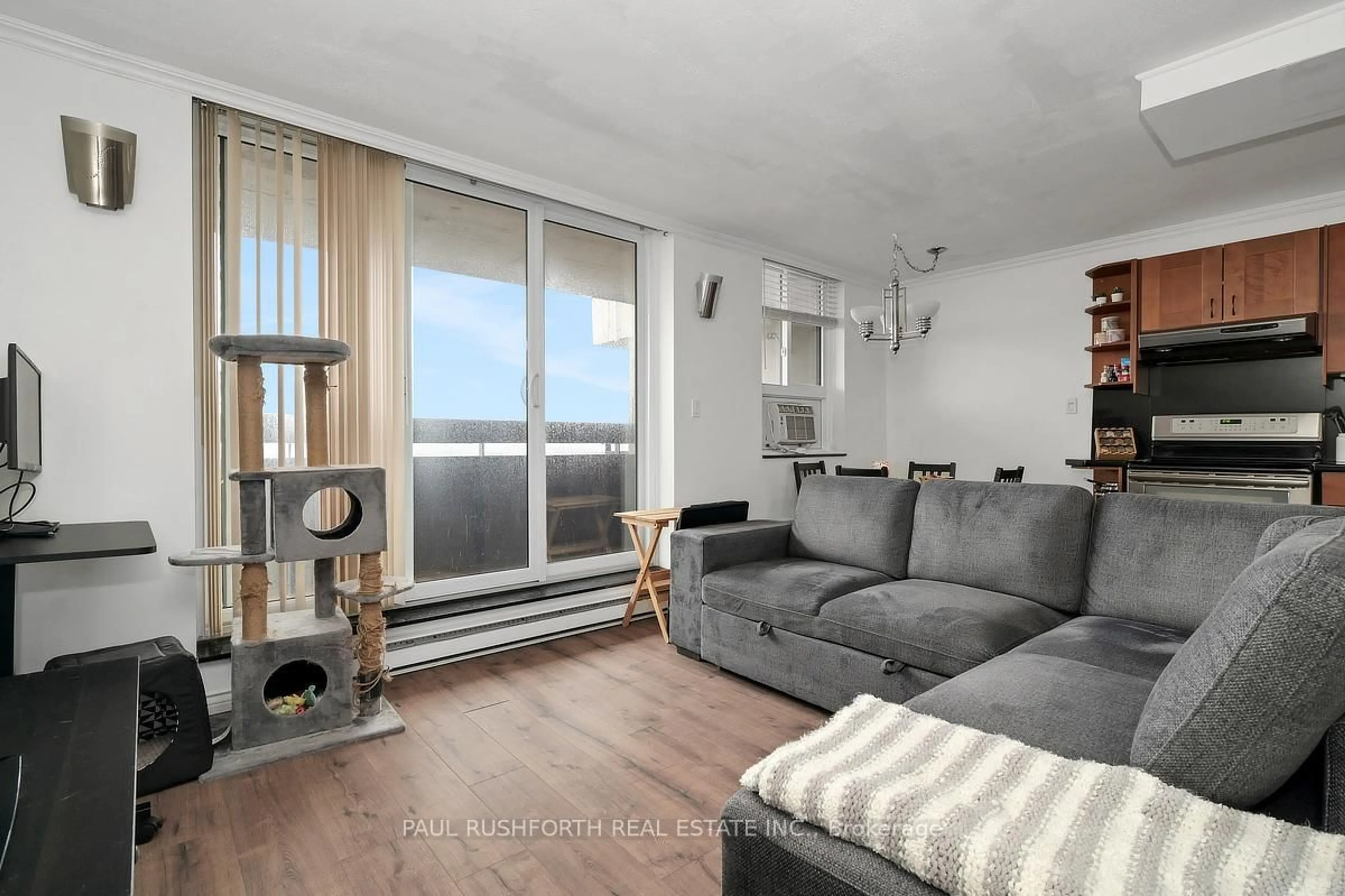 Living room with furniture, unknown for 2000 Jasmine Cres #1517, Ottawa Ontario K1J 8K4