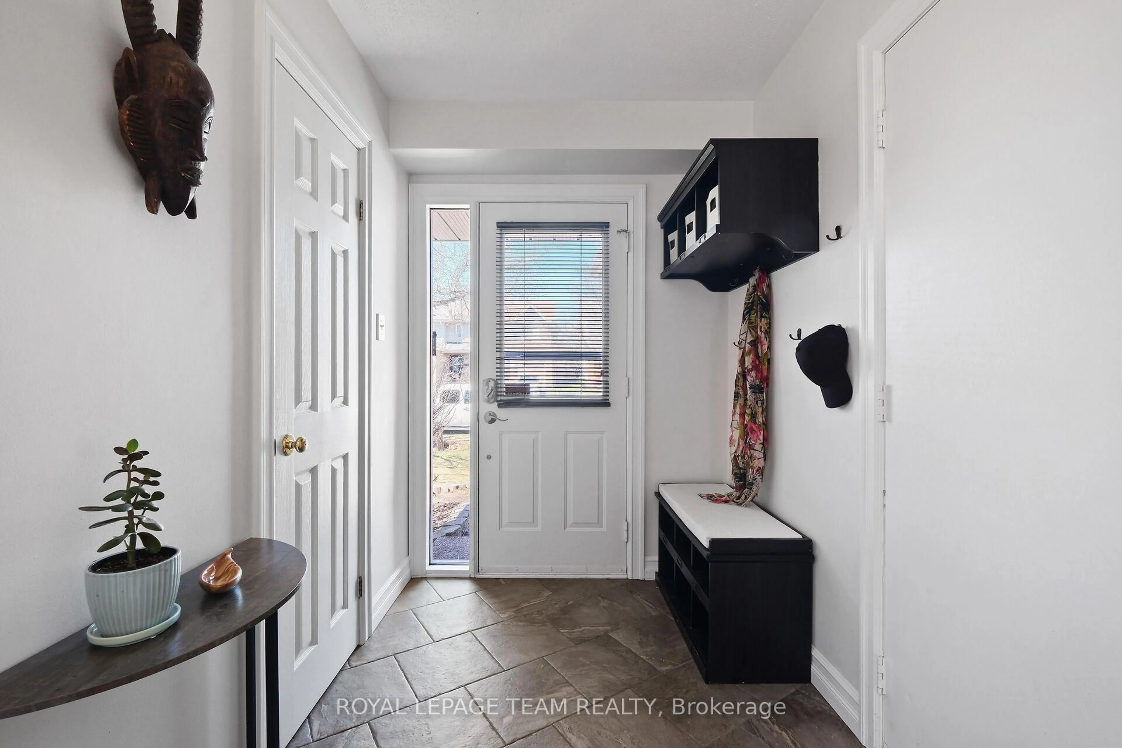 Indoor entryway for 14 Sedona St, Ottawa Ontario K2J 4K5