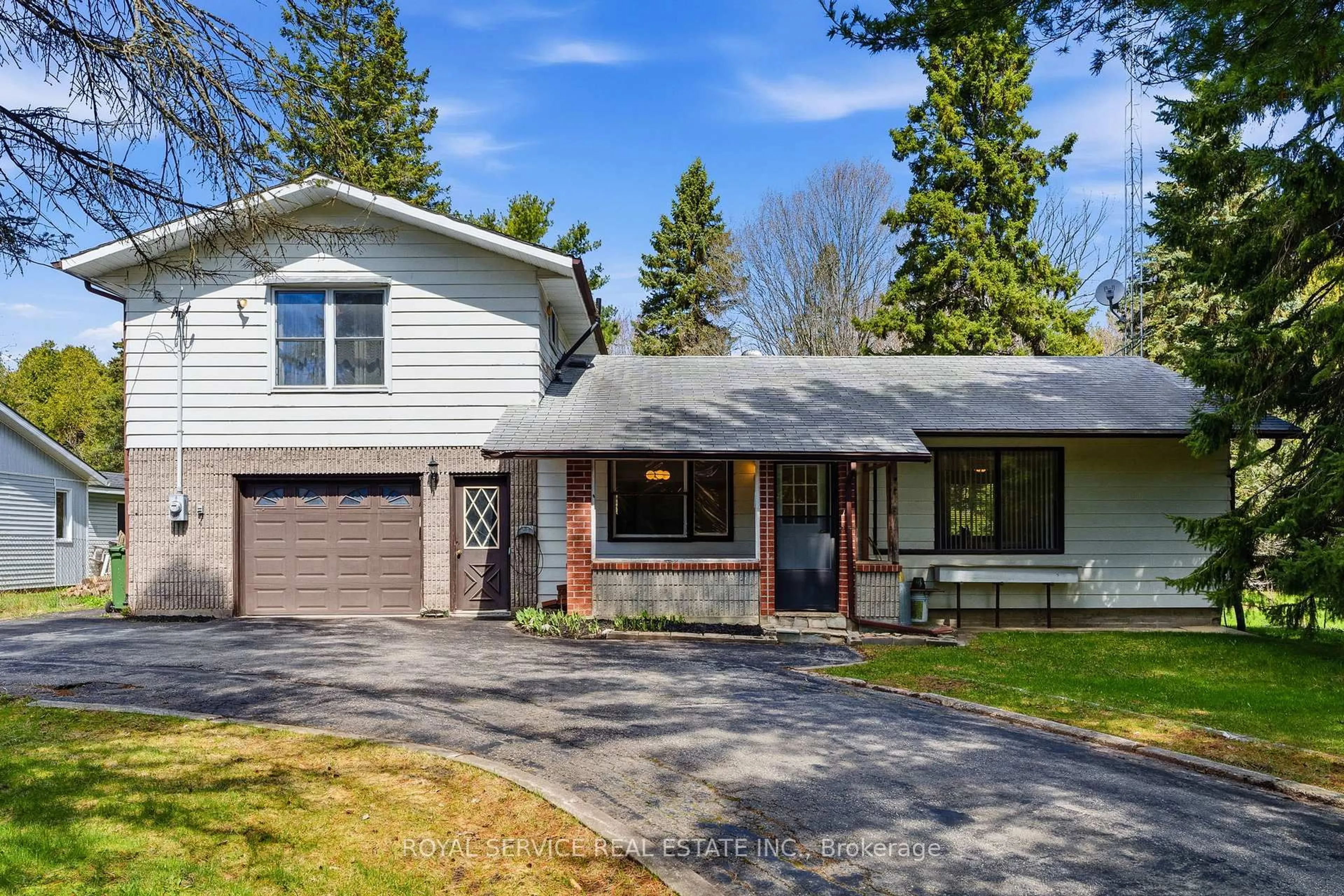 Home with vinyl exterior material, street for 10544 County 2 Rd, Alnwick/Haldimand Ontario K0K 2G0