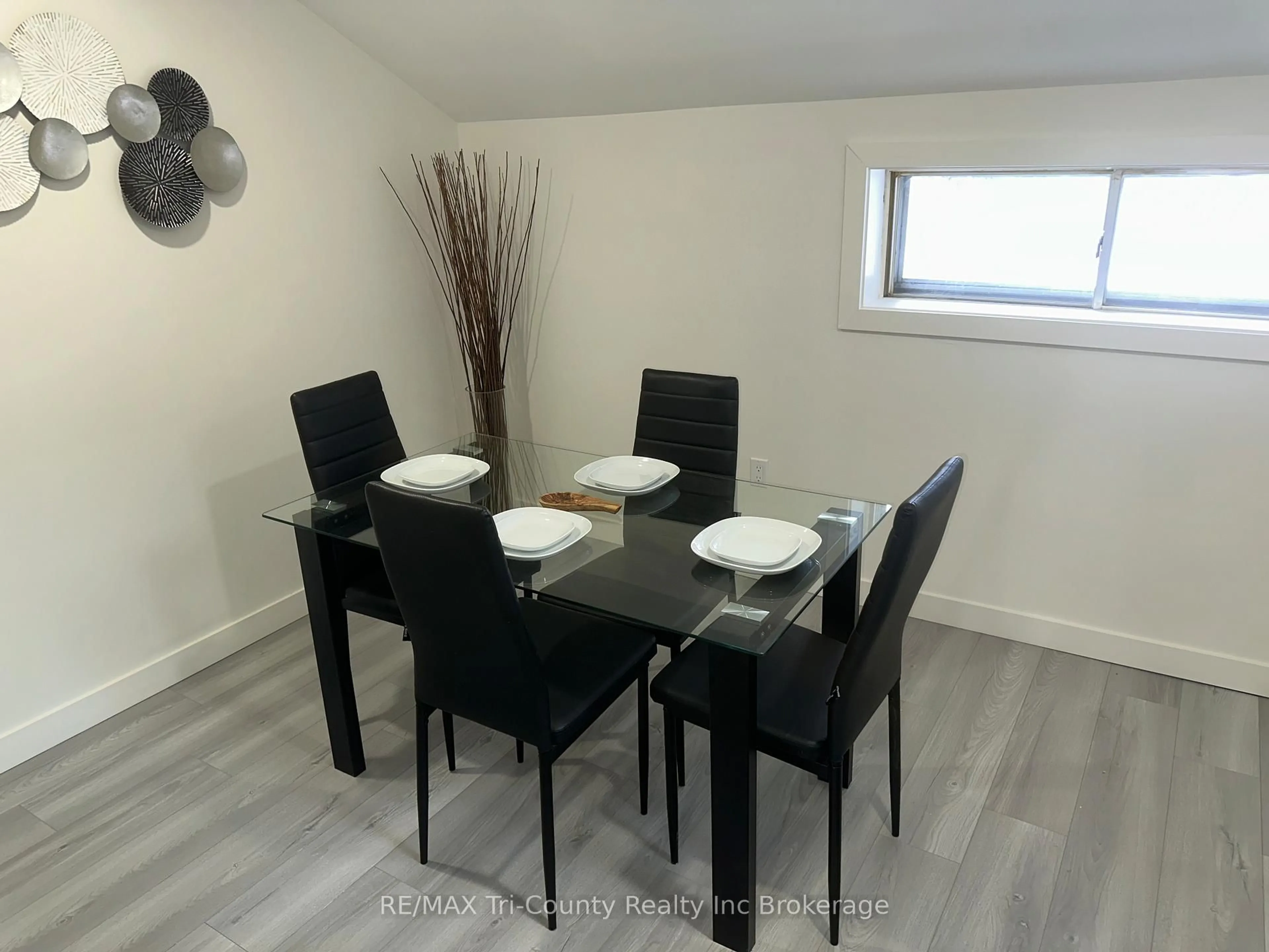 Dining room, wood/laminate floor for 719 Elias St, London East Ontario N5W 3N8