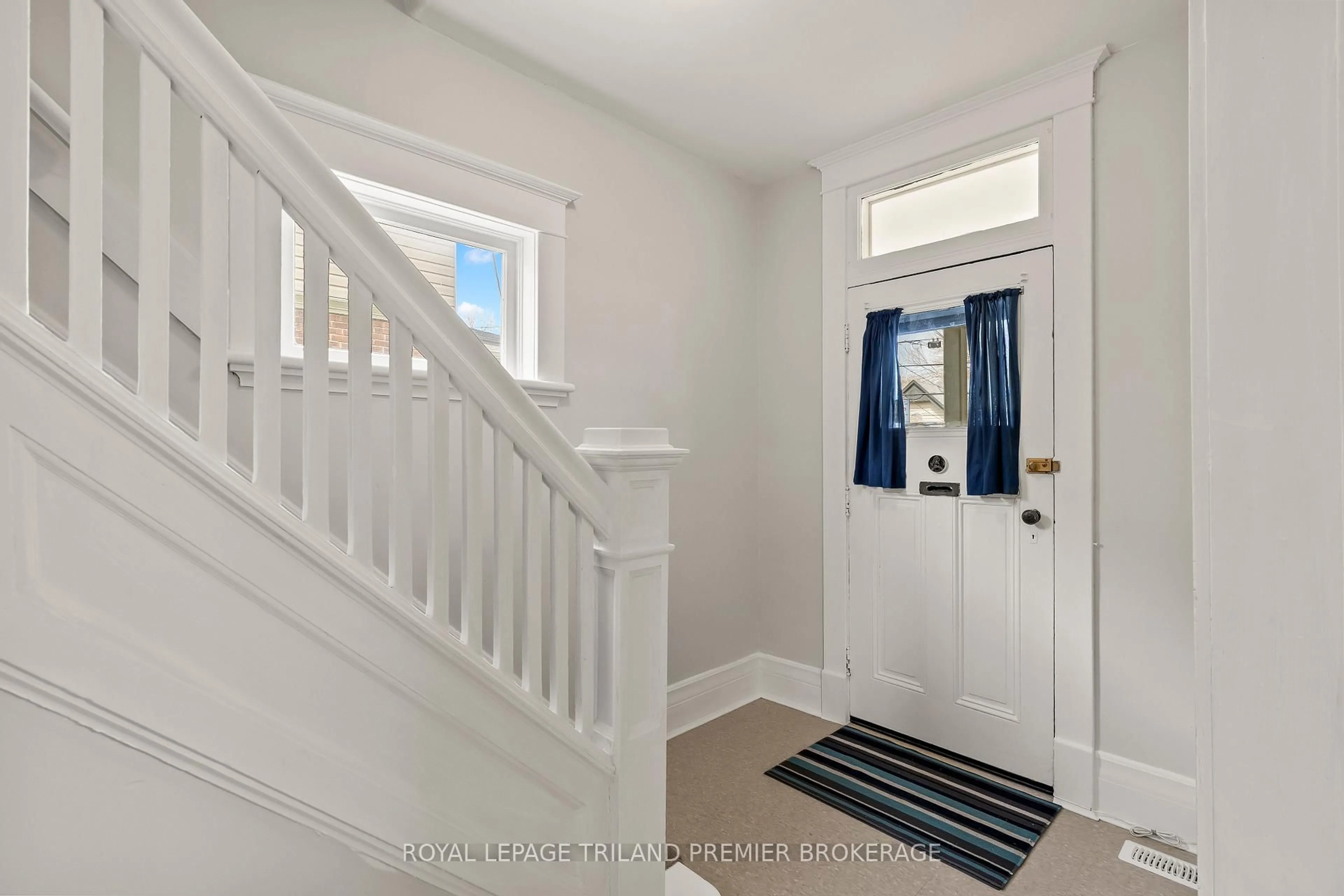 Indoor entryway for 653 Princess Ave, London East Ontario N5W 3L9