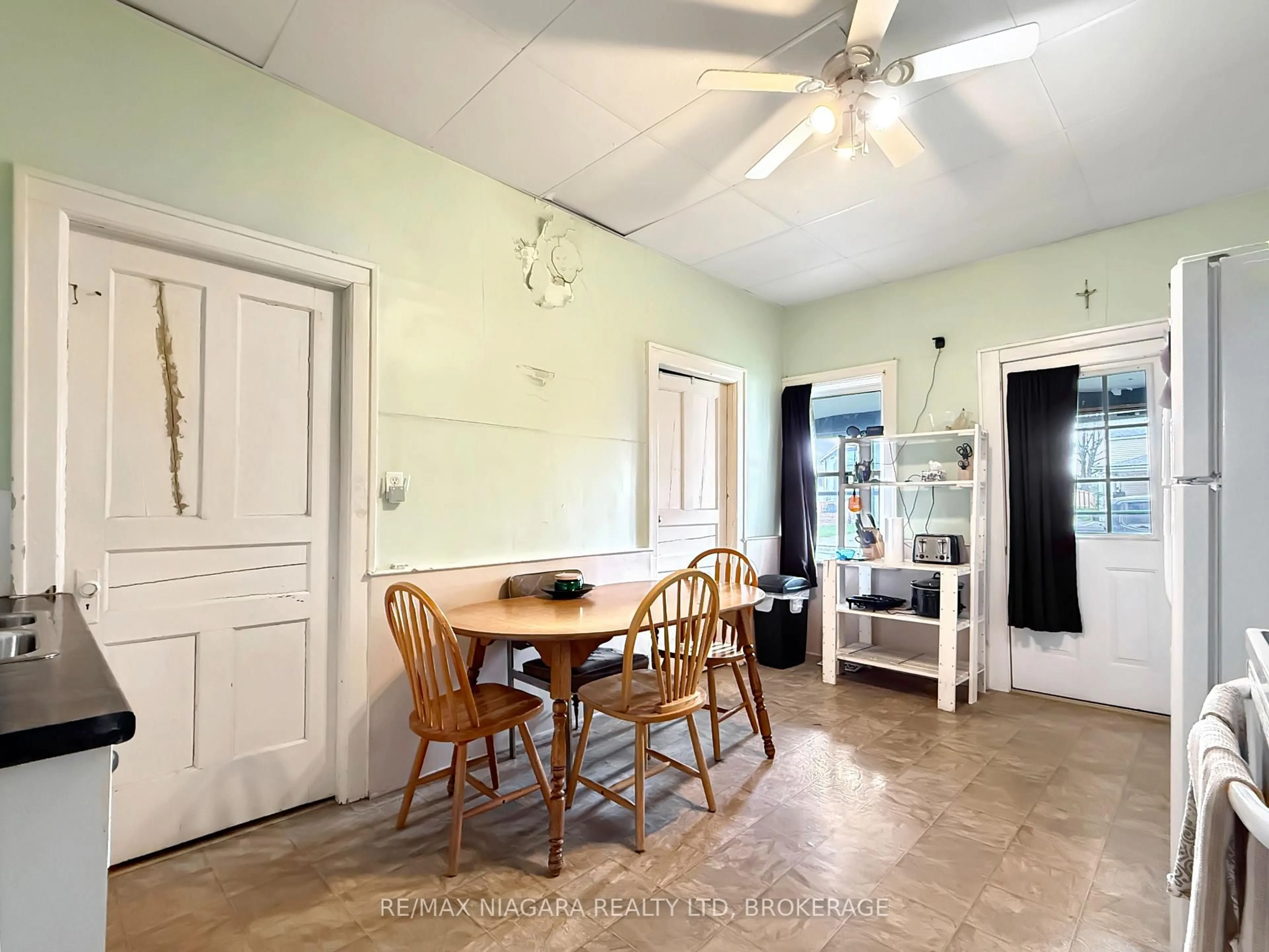 Dining room, unknown for 35 Forsythe St, Fort Erie Ontario L2A 1X1