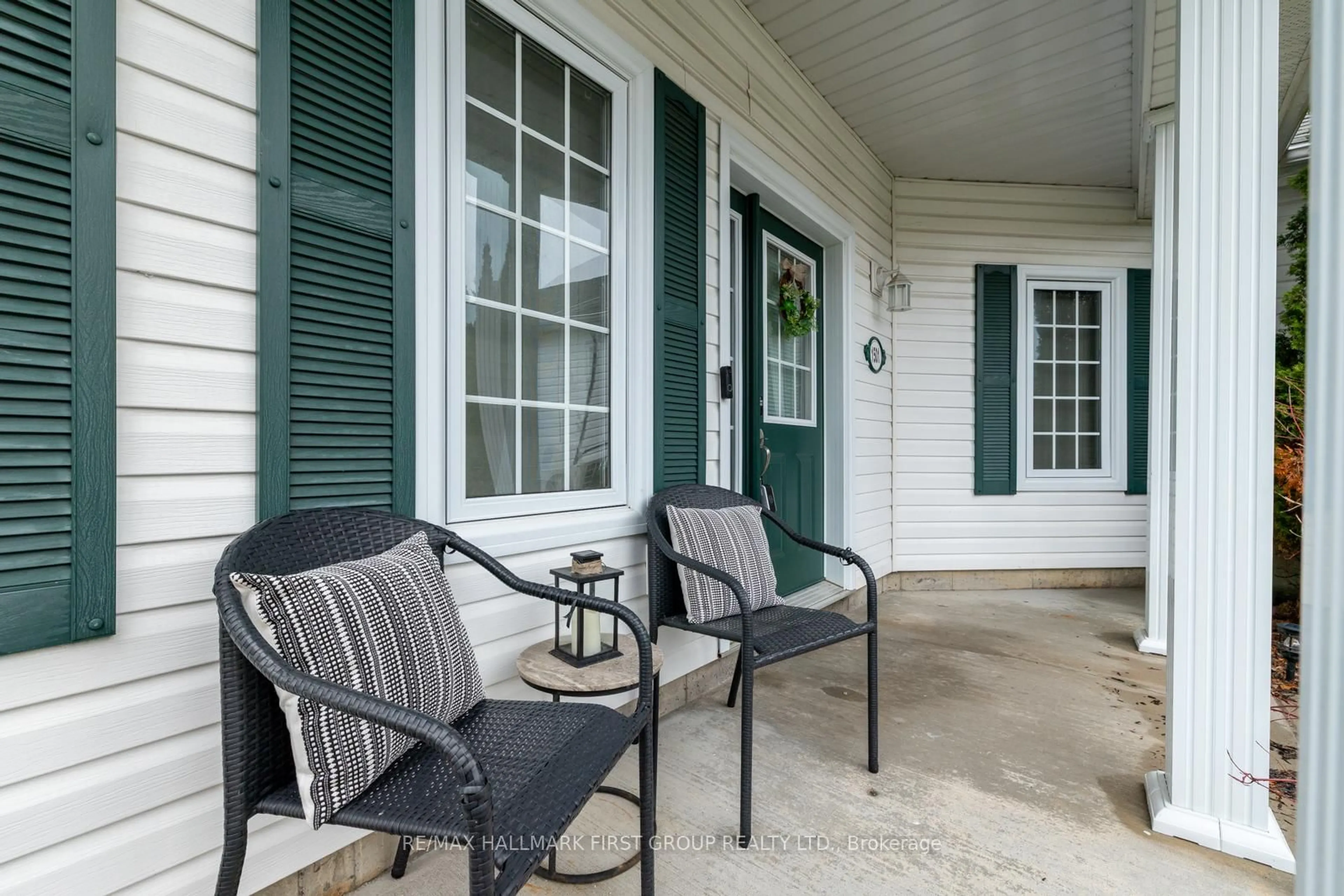 Patio, street for 325 Densmore Rd #1501, Cobourg Ontario K9A 0E4