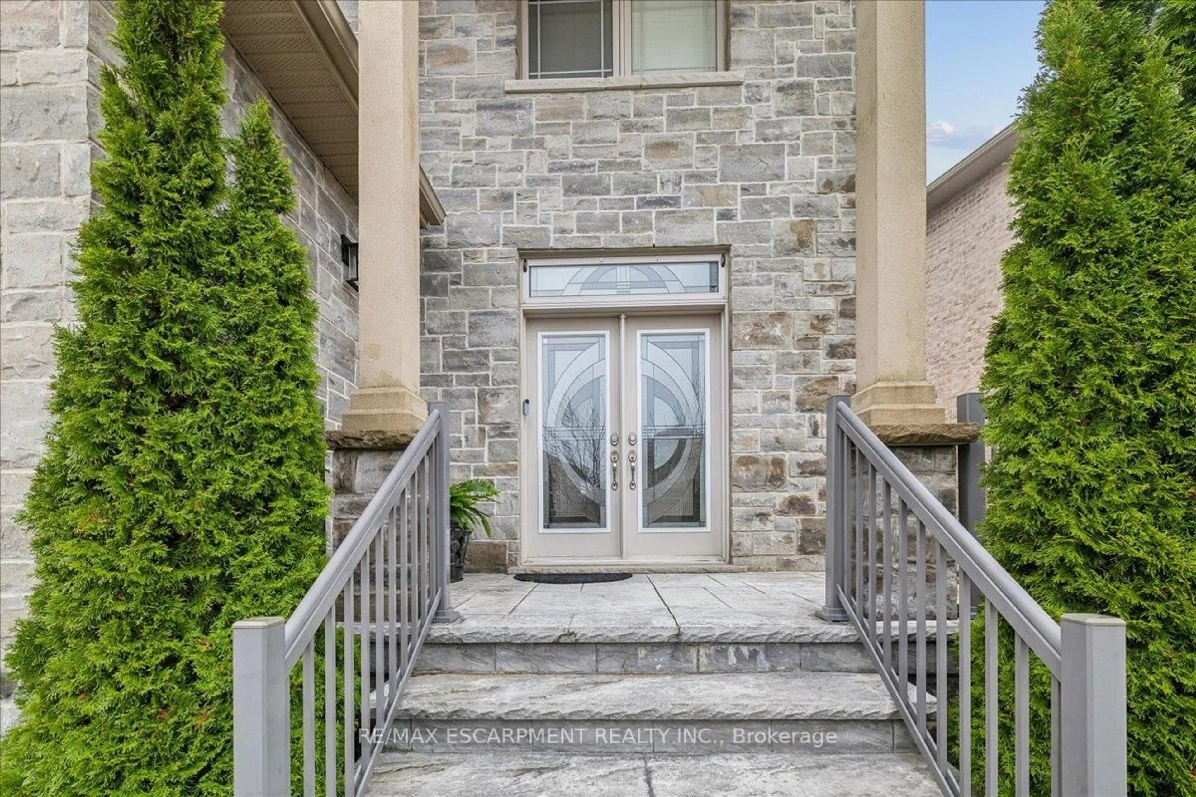 Unknown for 204 Vinton Rd, Hamilton Ontario L9K 0G8