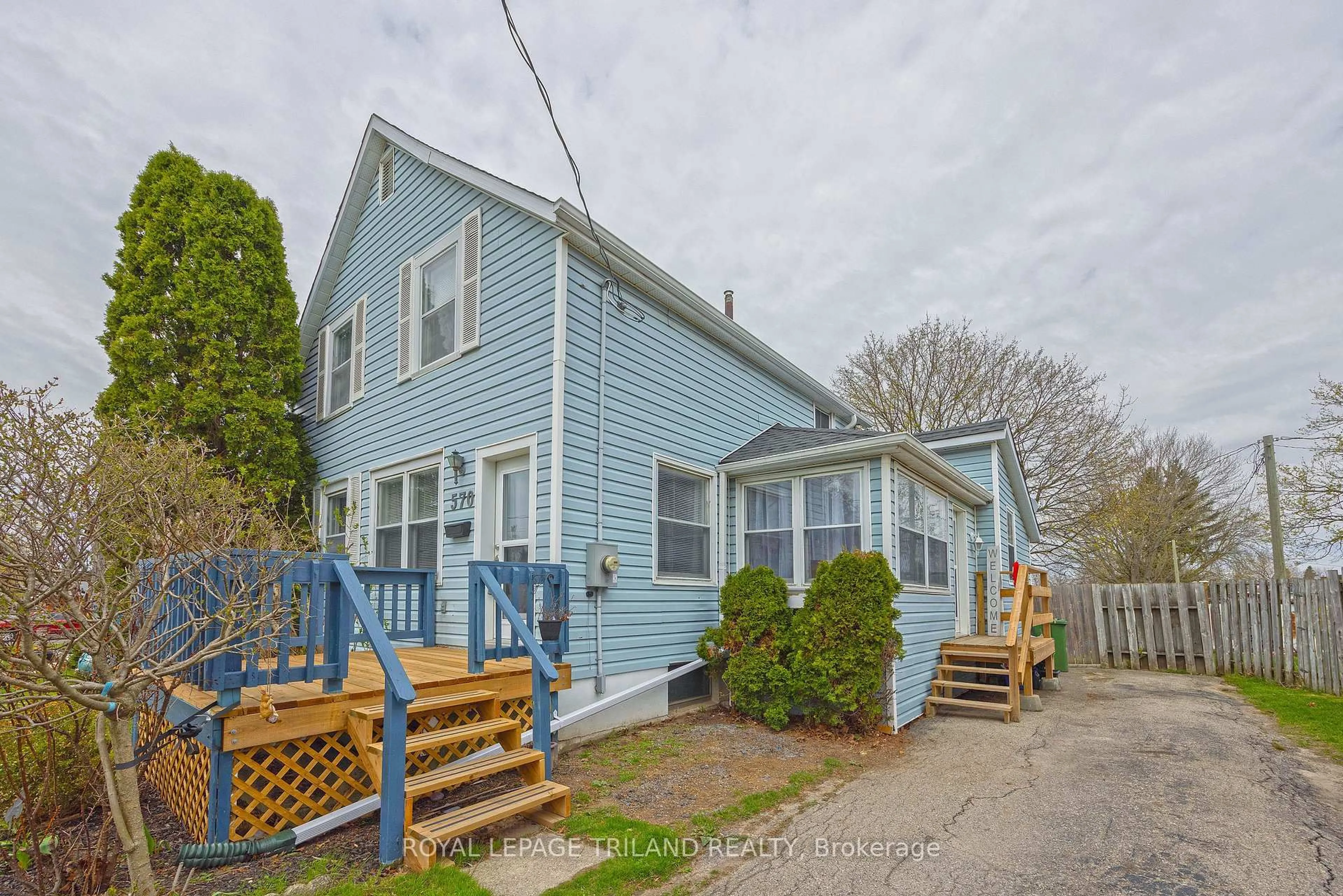 Unknown for 570 Elm St, St. Thomas Ontario N5R 1K7