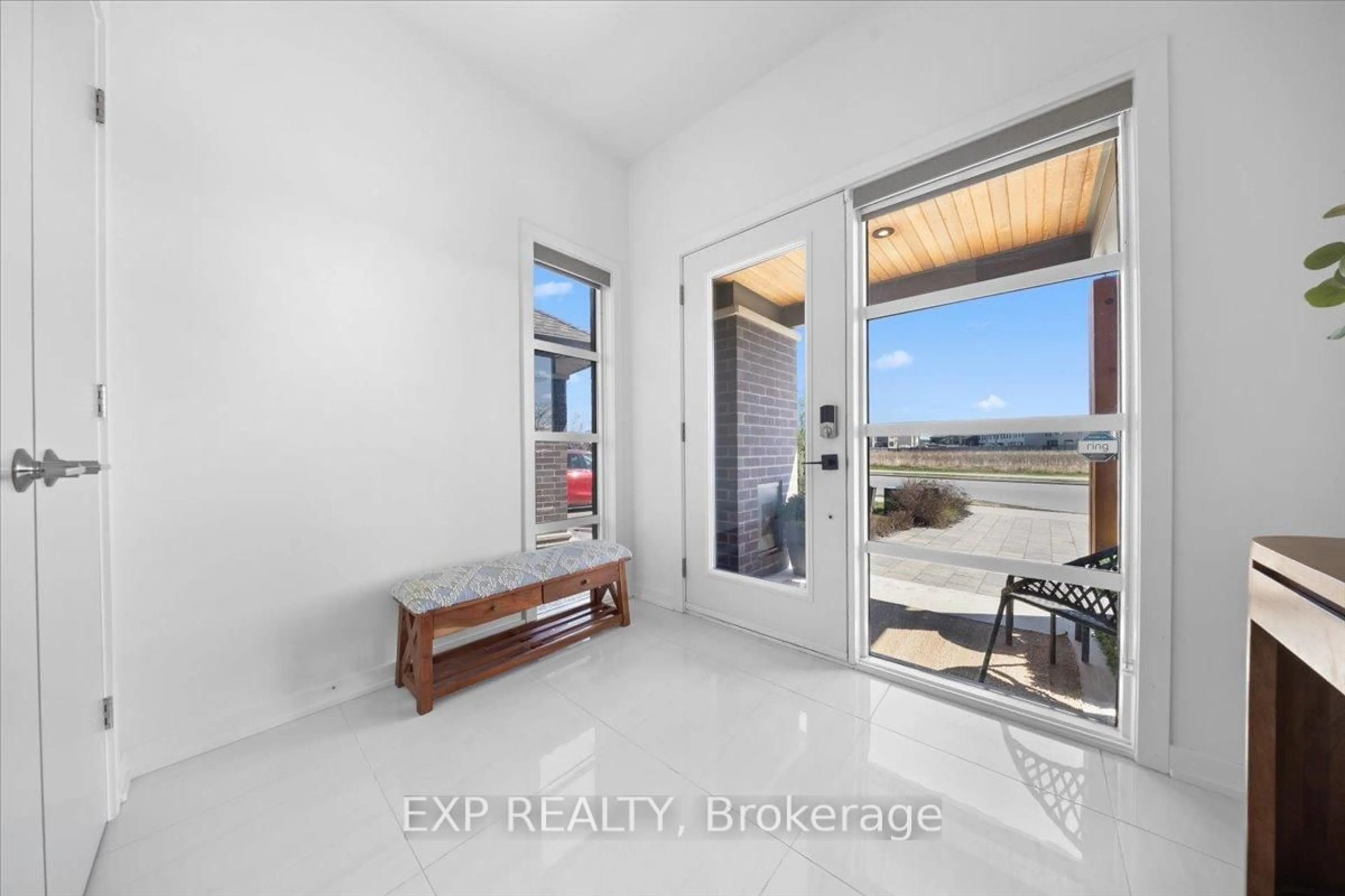 Indoor entryway for 769 Brian Good Ave, Ottawa Ontario K4M 0E3