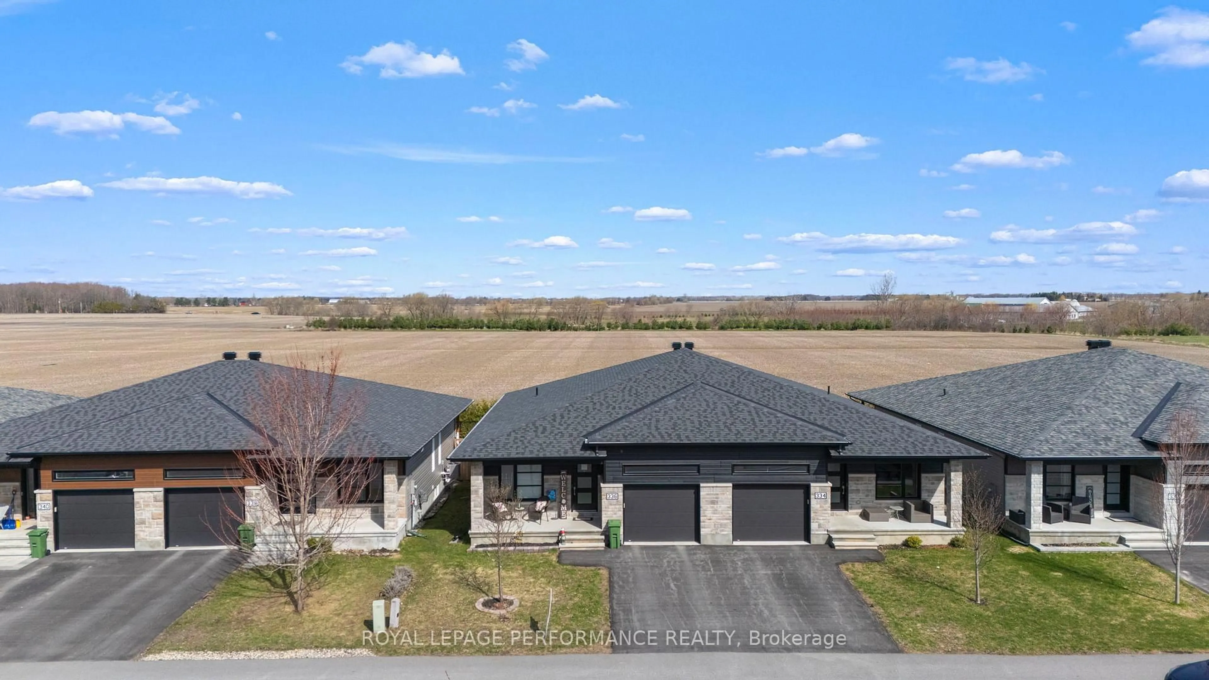 A pic from outside/outdoor area/front of a property/back of a property/a pic from drone, unknown for 336 Moisson St, Russell Ontario K0A 1W0