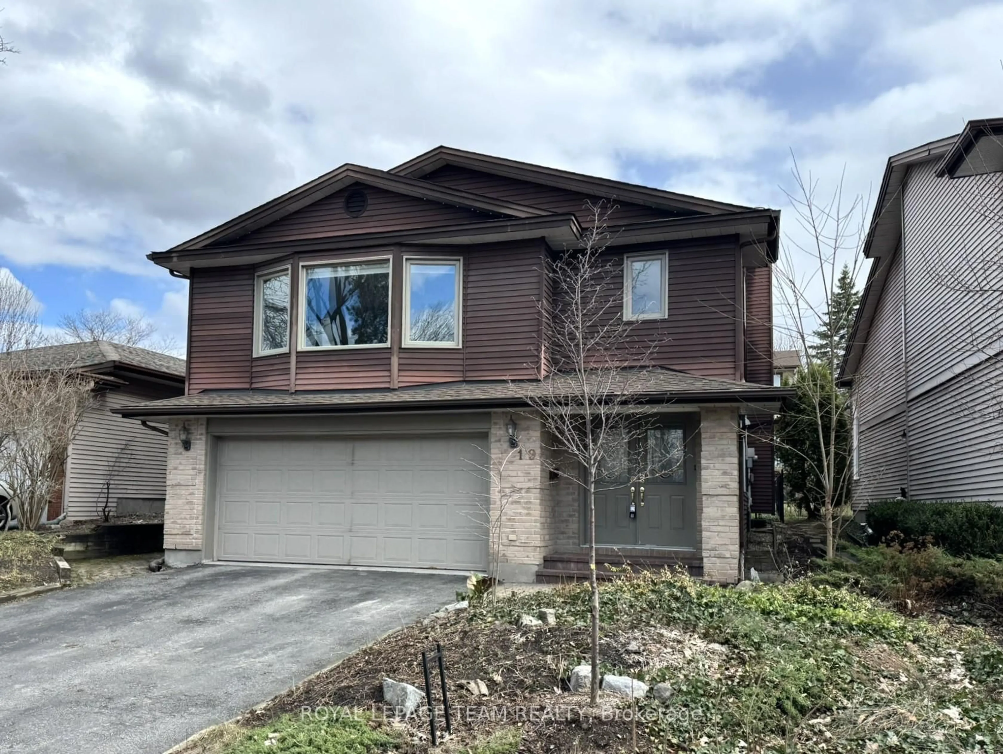 Home with brick exterior material, street for 19 Hackett St, Ottawa Ontario K1V 0P9